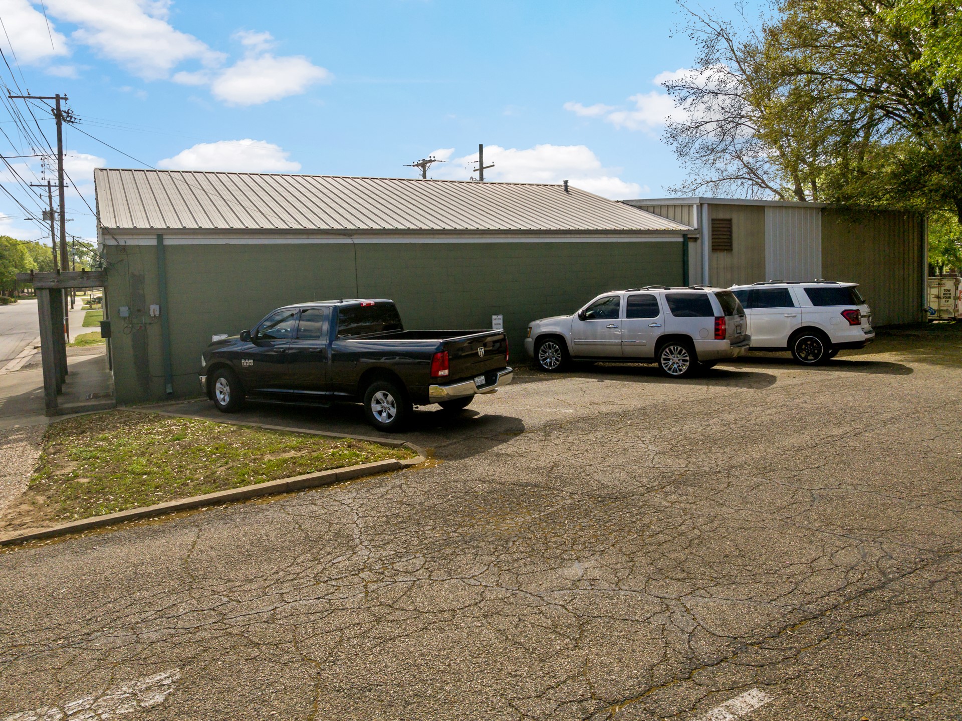 141 E Marshall