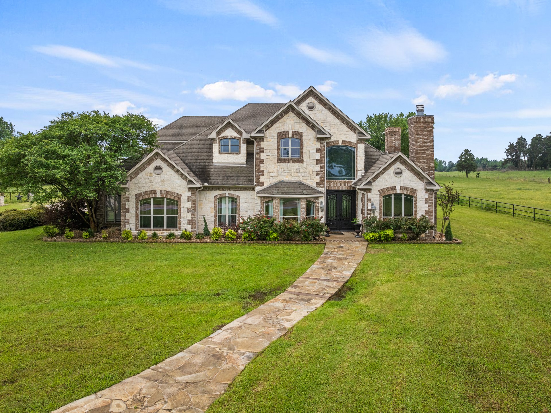 2320 W Hwy 11