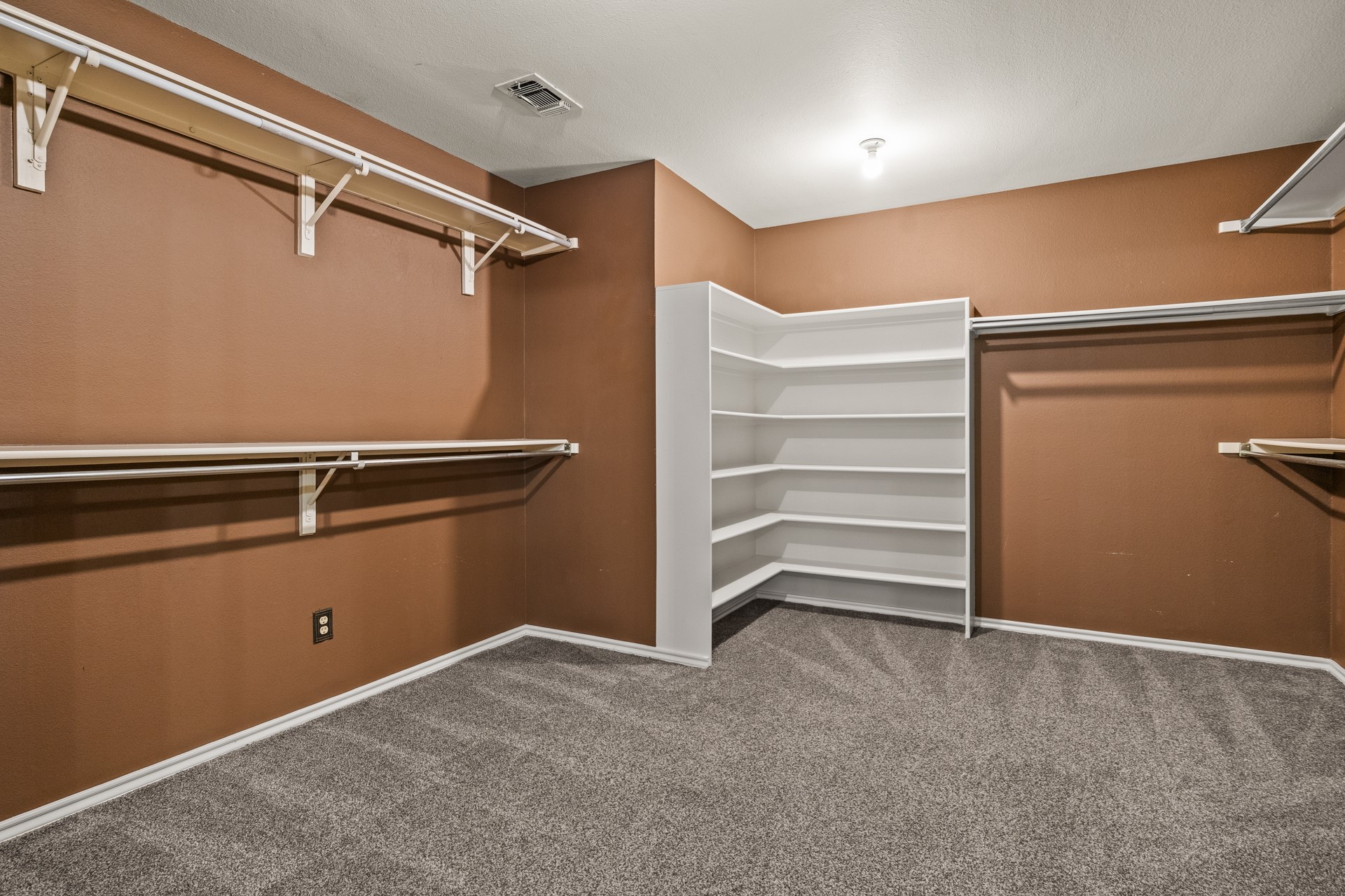 212 Turnberry Circle