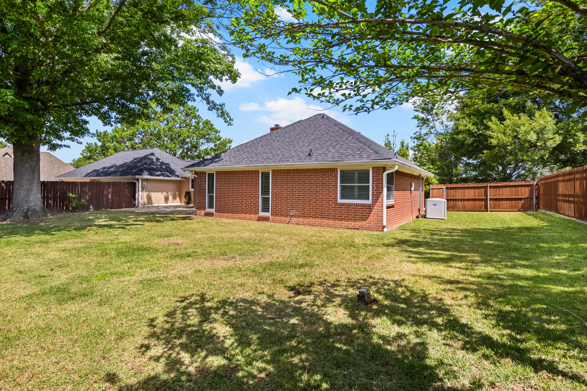 212 Turnberry Circle