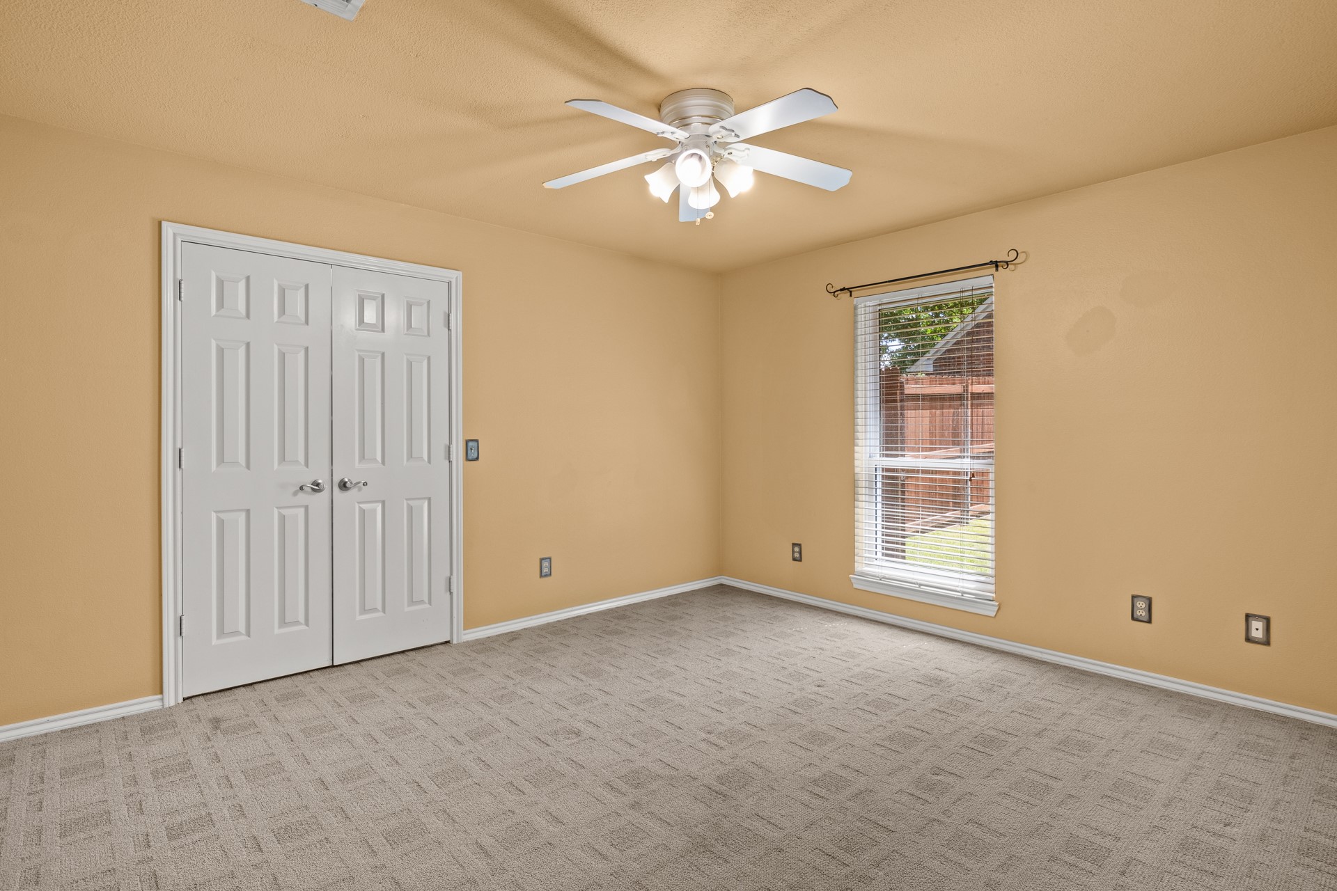 212 Turnberry Circle