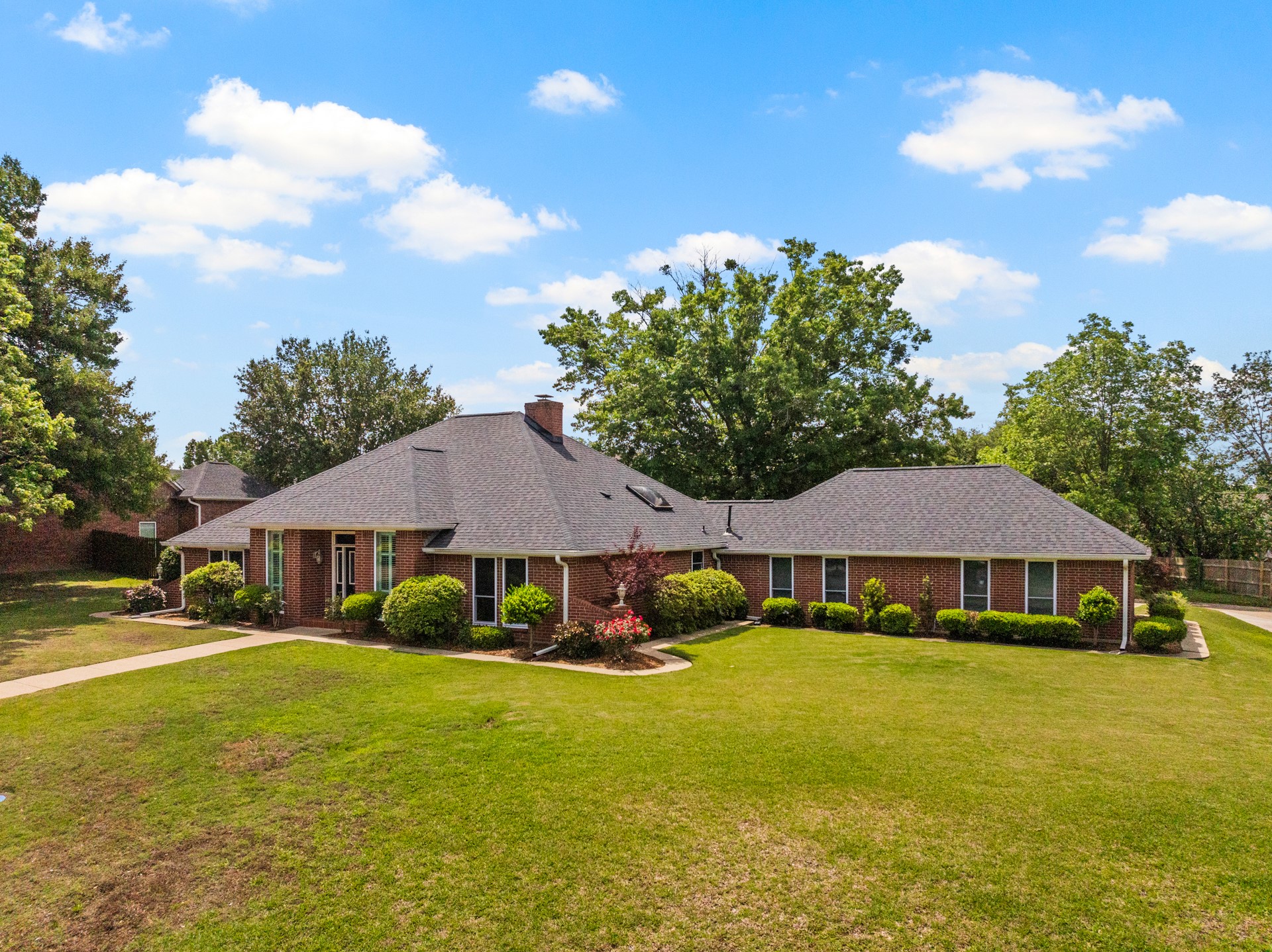 212 Turnberry Circle