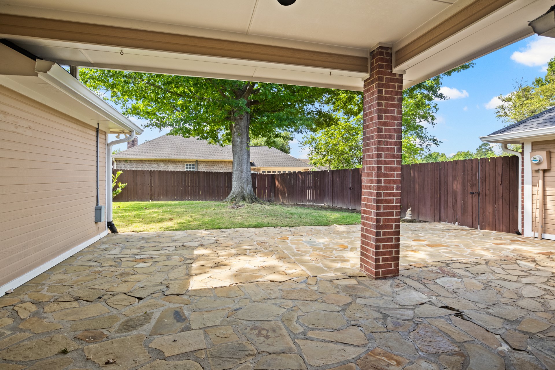 212 Turnberry Circle