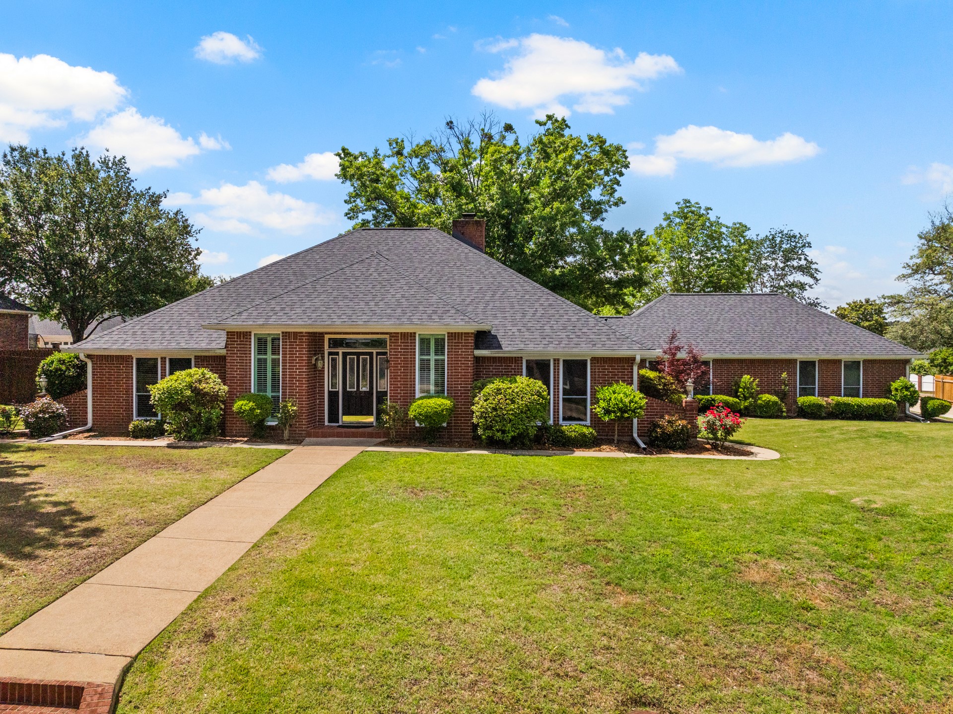 212 Turnberry Circle
