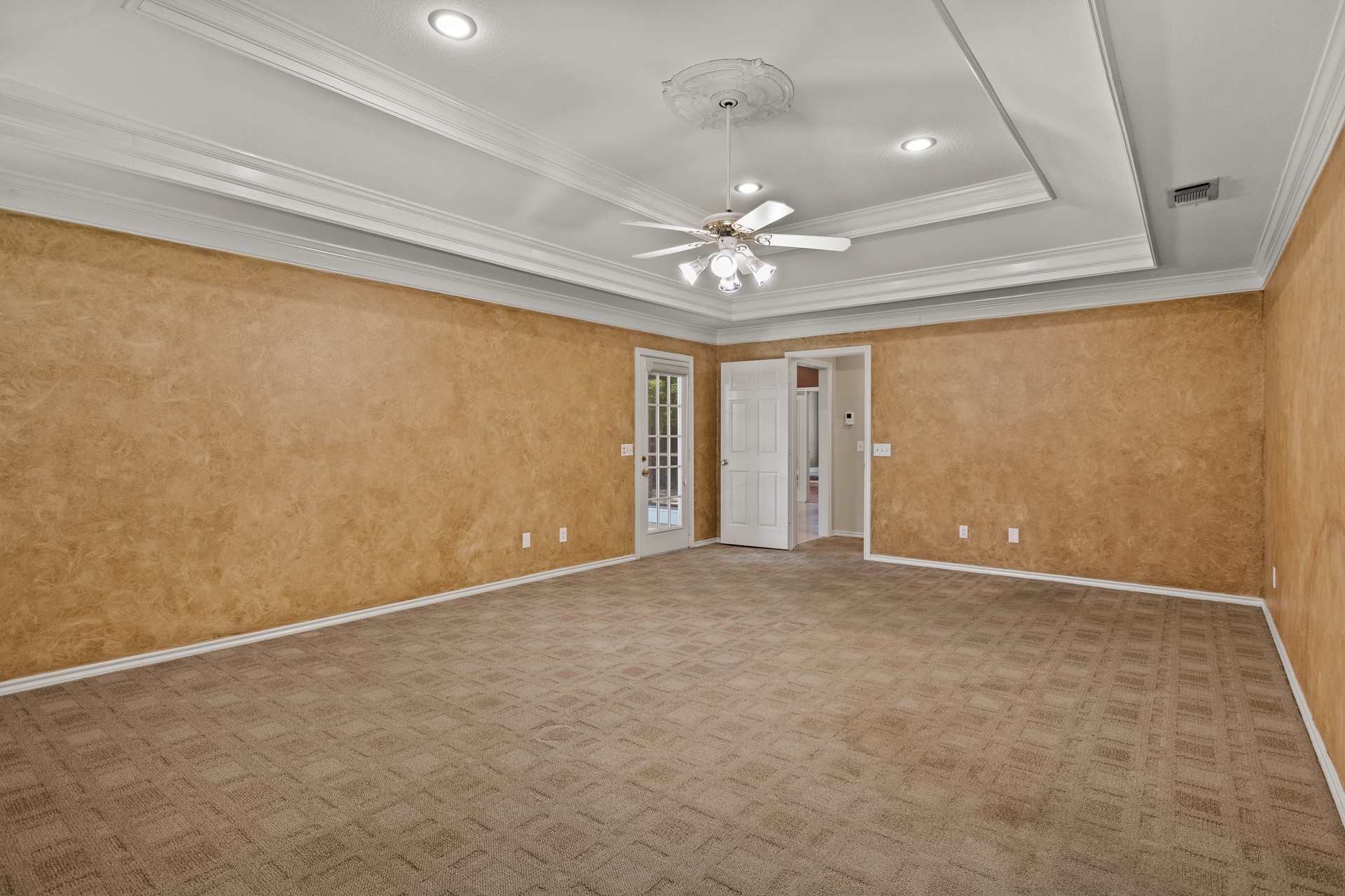 212 Turnberry Circle