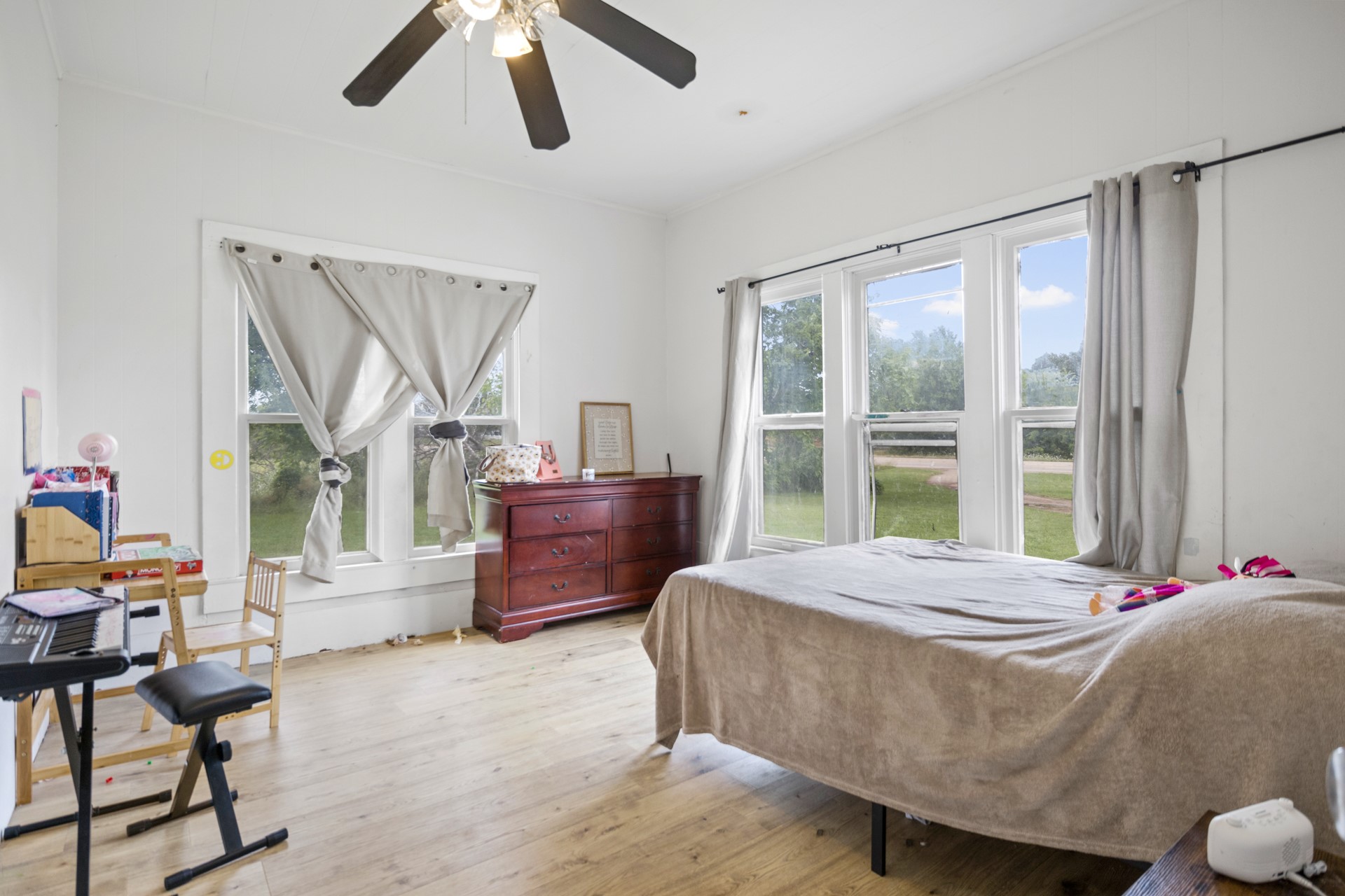 4670 Texas Highway 49