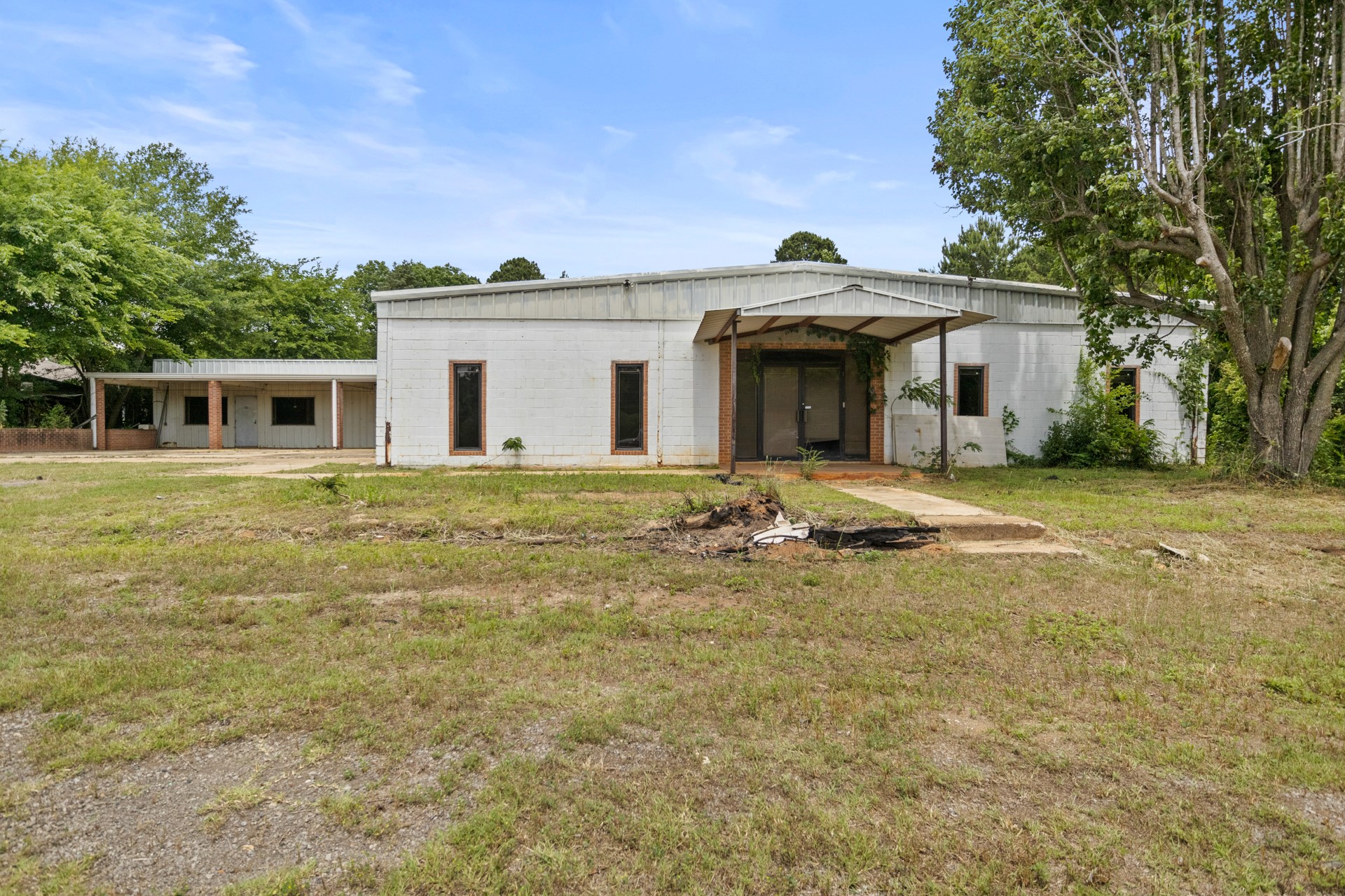 1301 HWY 11