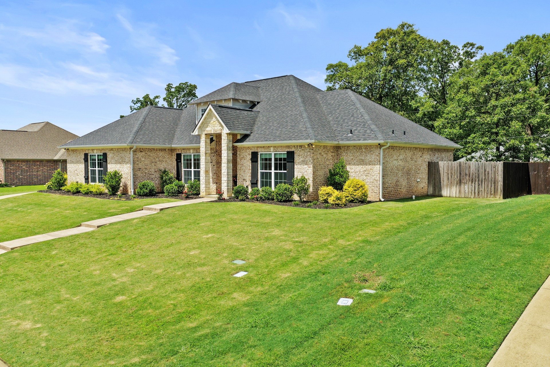 2729 Stone Briar