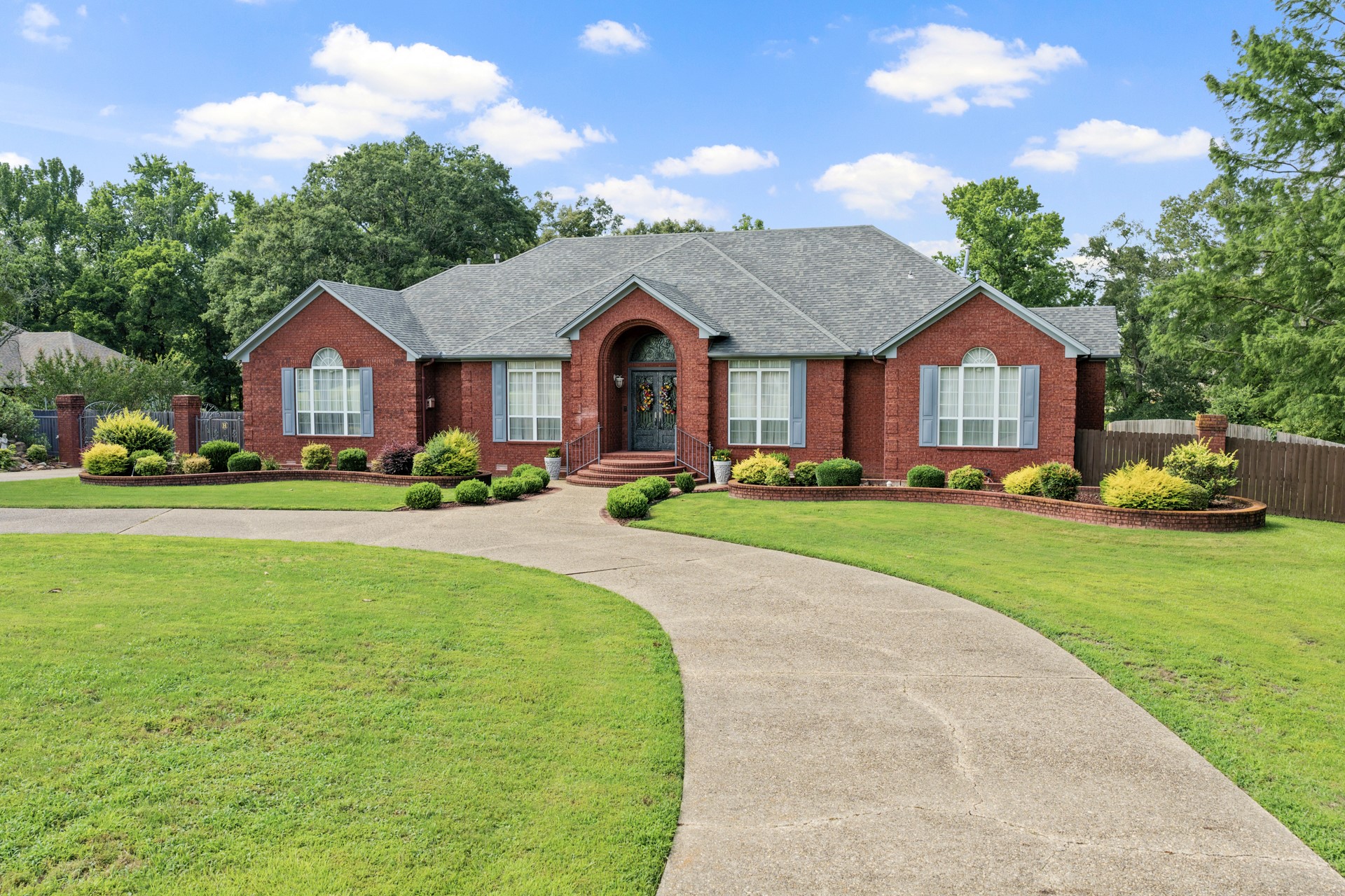 903 Deer Trail Ln