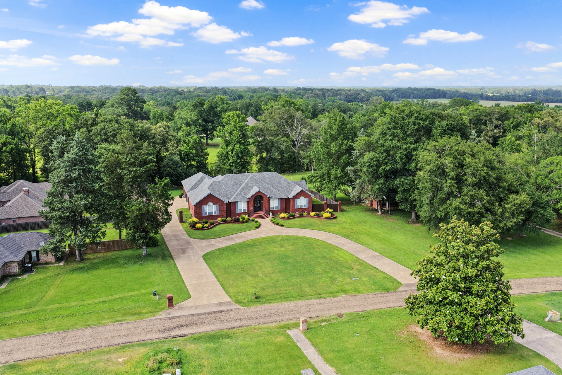 903 Deer Trail Ln