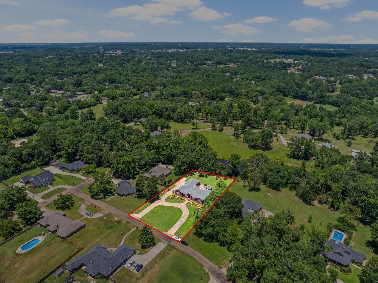 903 Deer Trail Ln