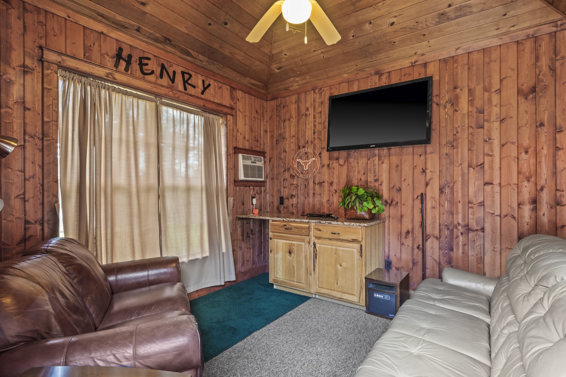 903 Deer Trail Ln