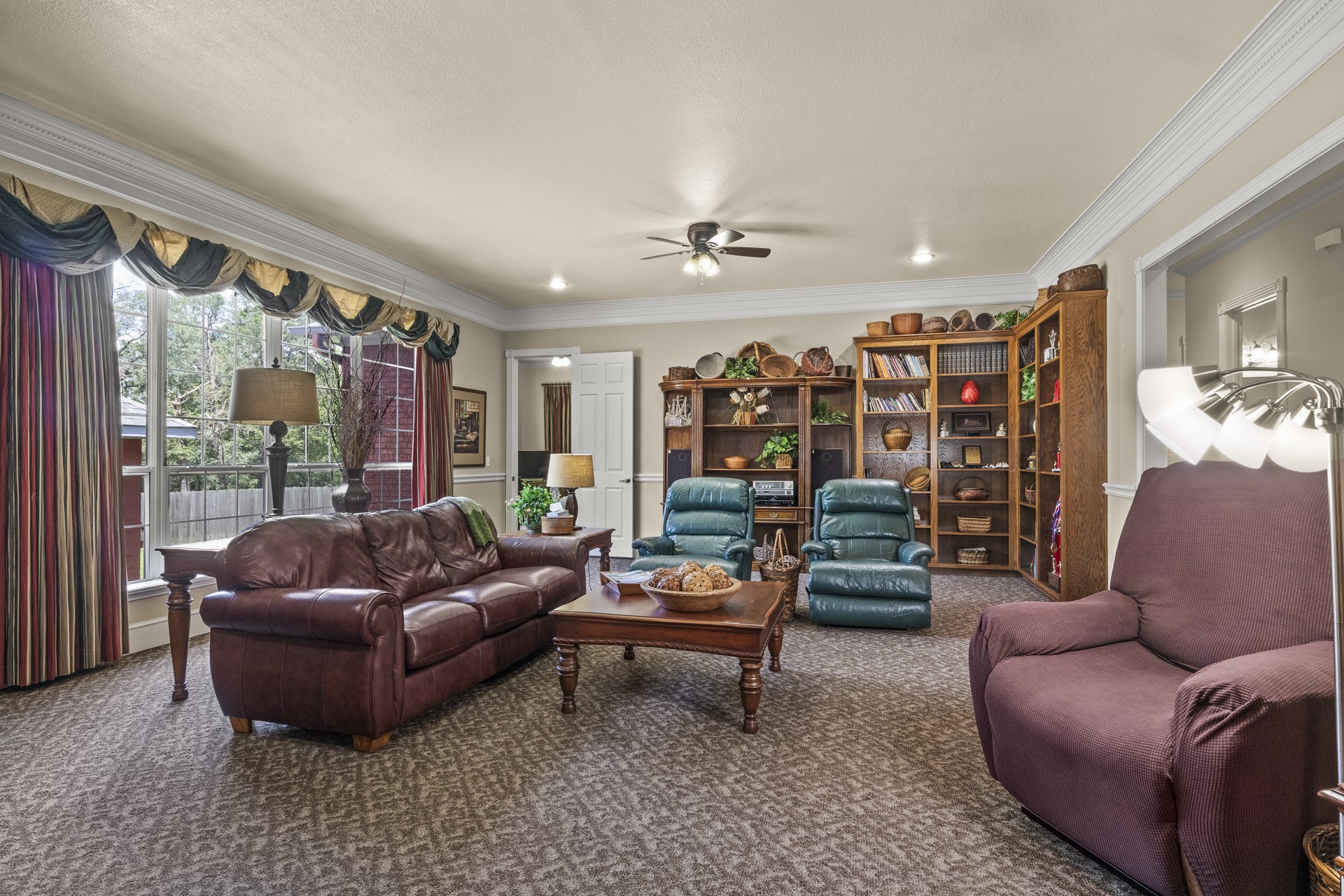 903 Deer Trail Ln