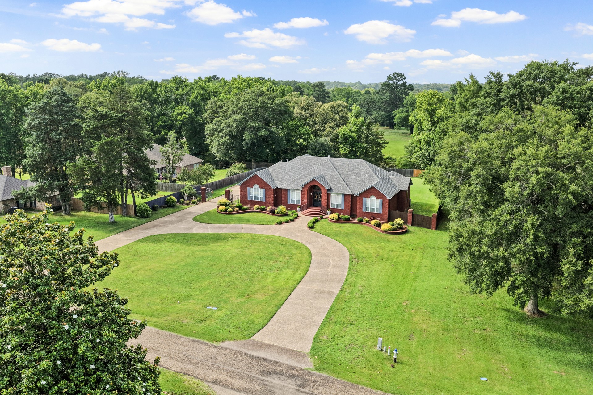 903 Deer Trail Ln