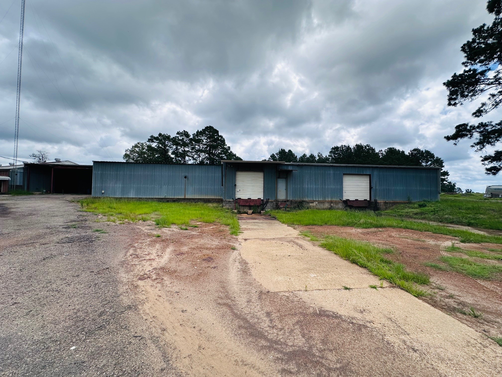 2460 N 259 Highway