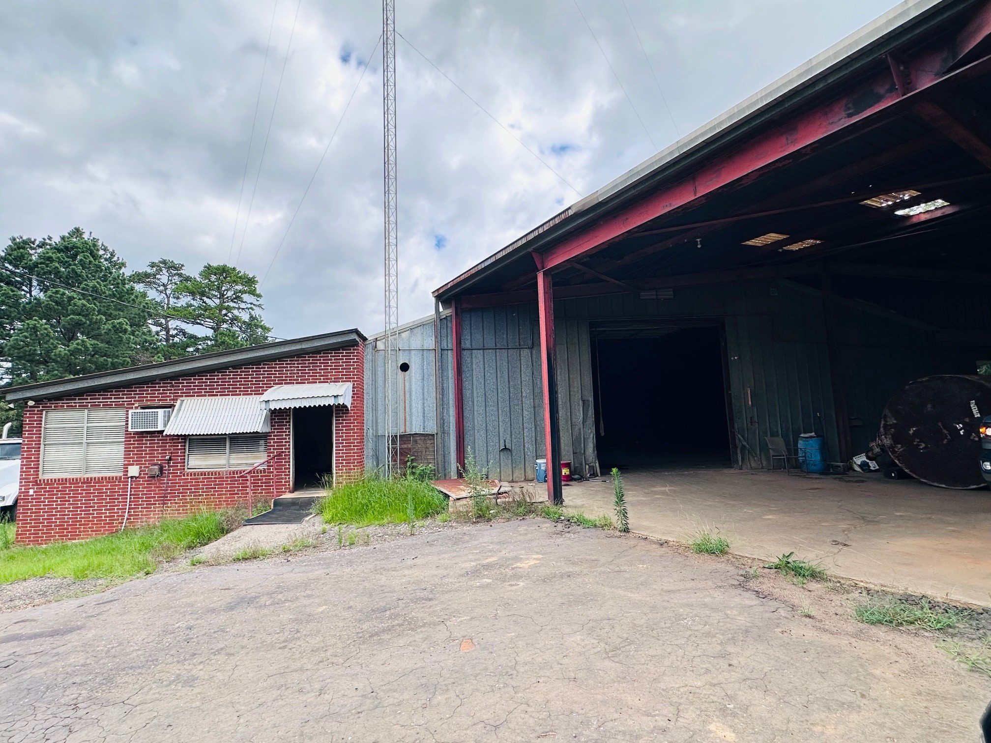 2460 N 259 Highway