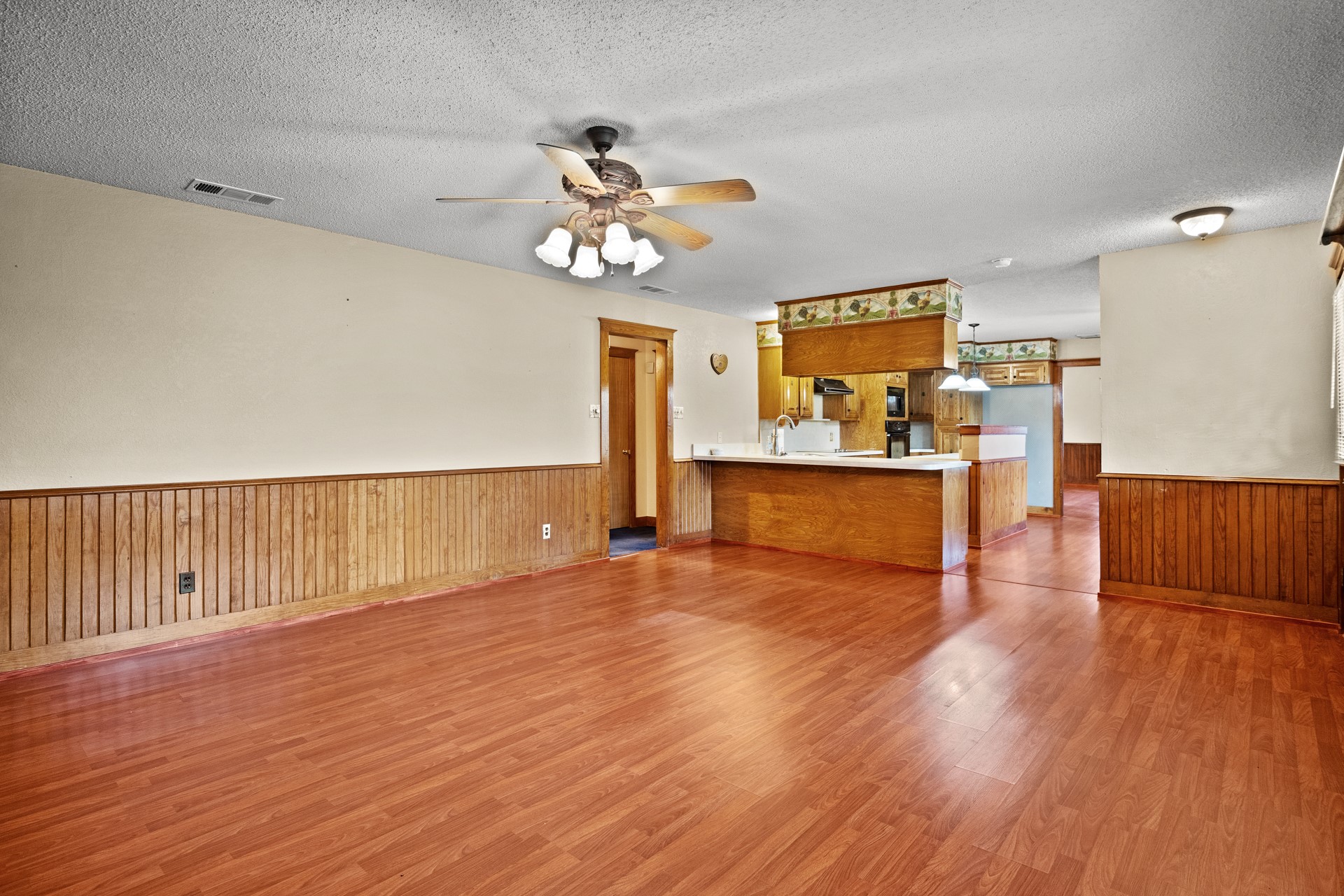 8659 Farm Road 115