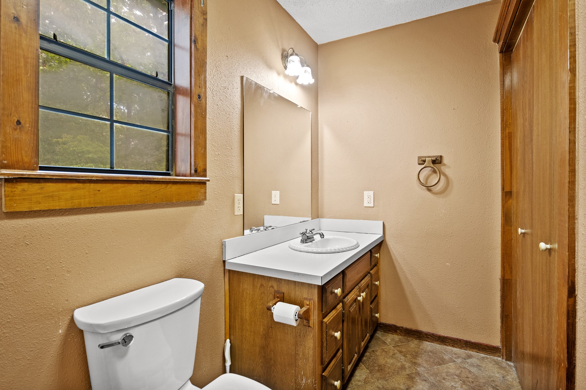 8659 Farm Road 115