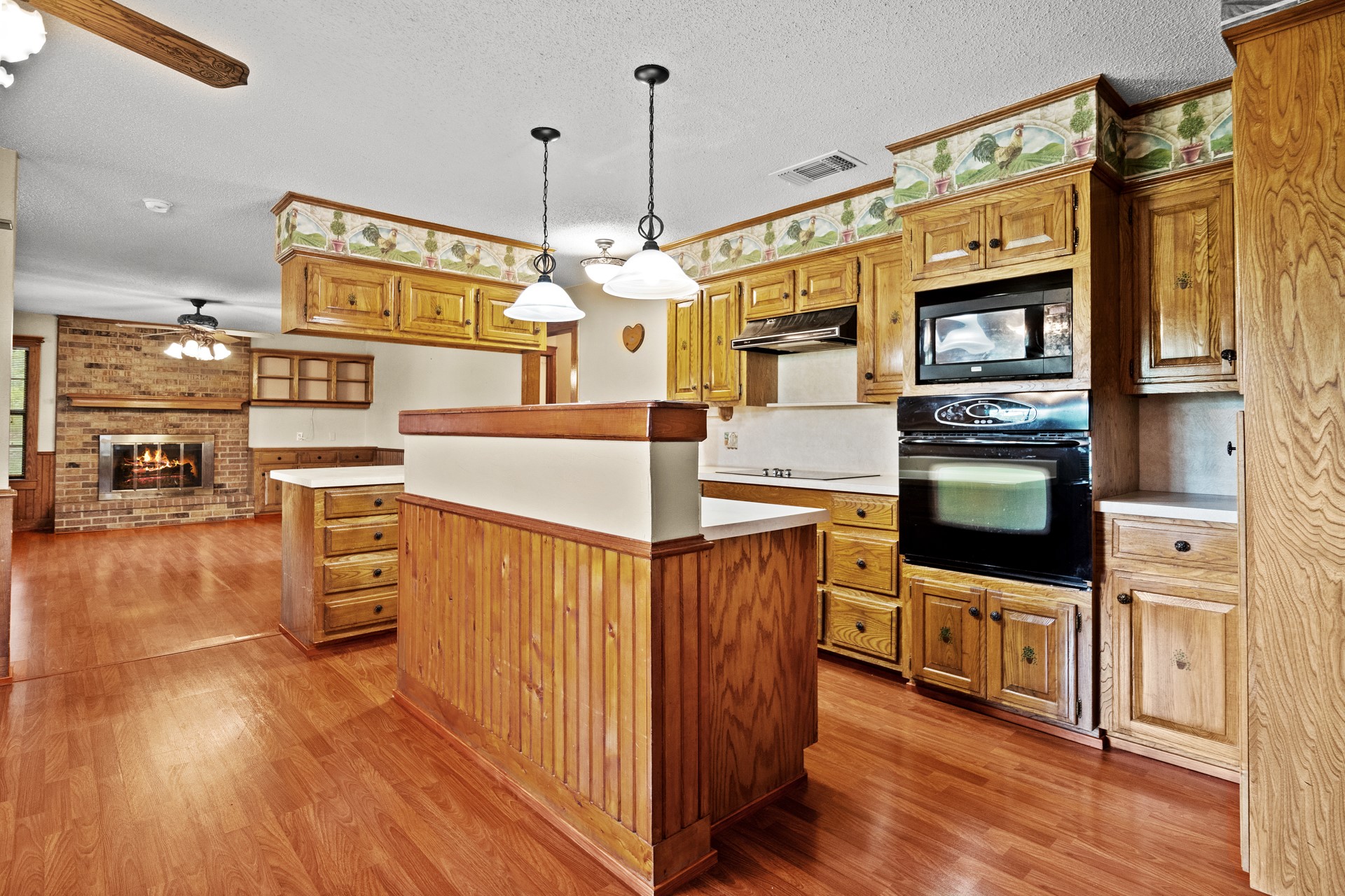 8659 Farm Road 115