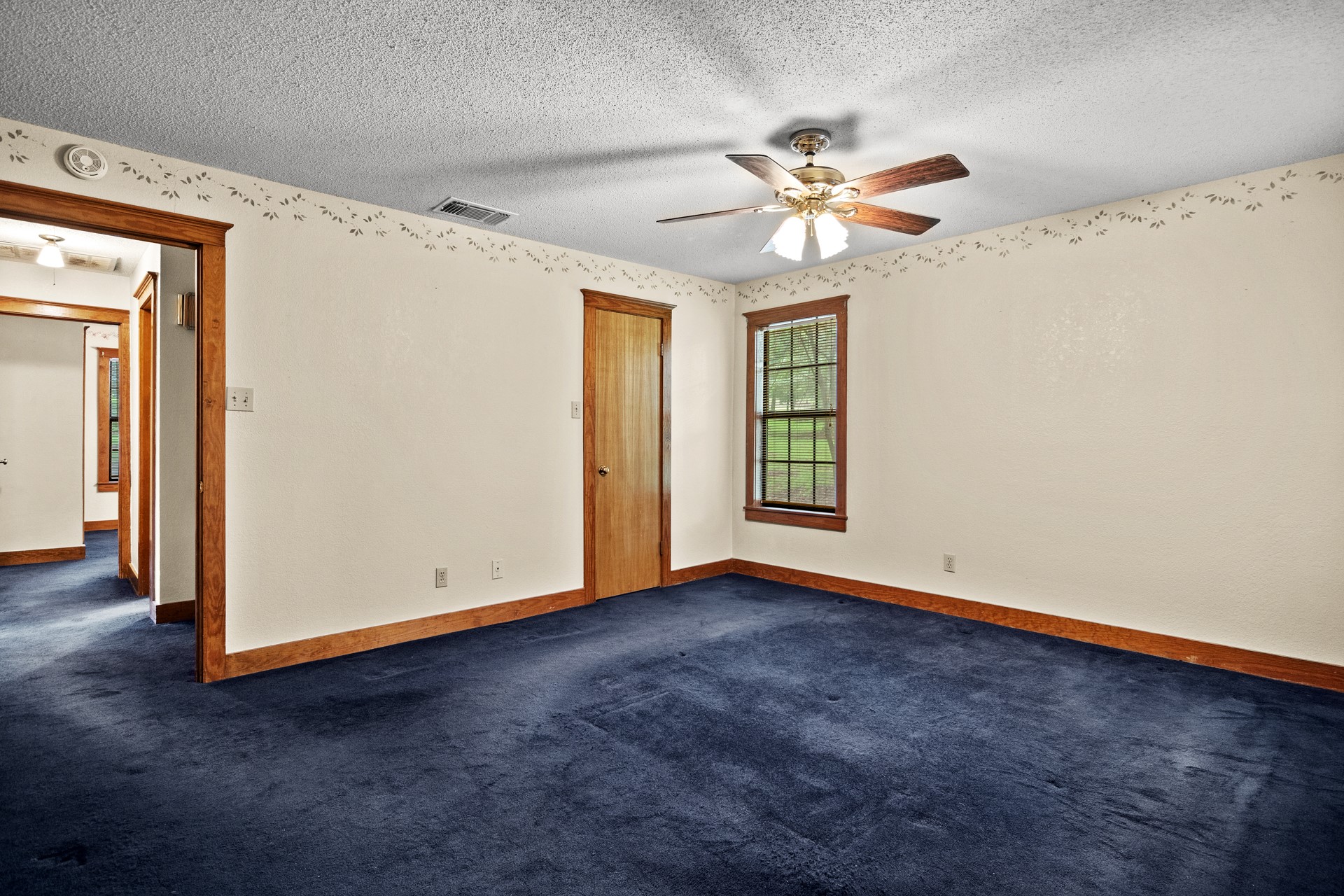 8659 Farm Road 115