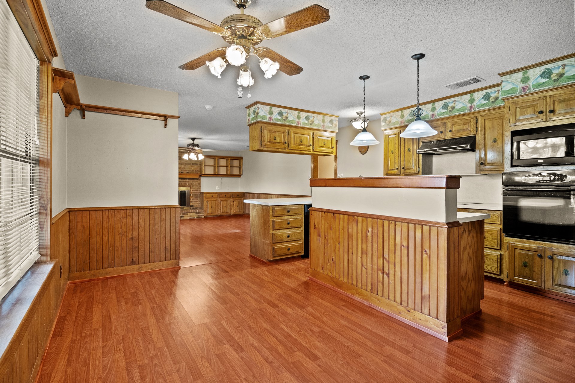 8659 Farm Road 115