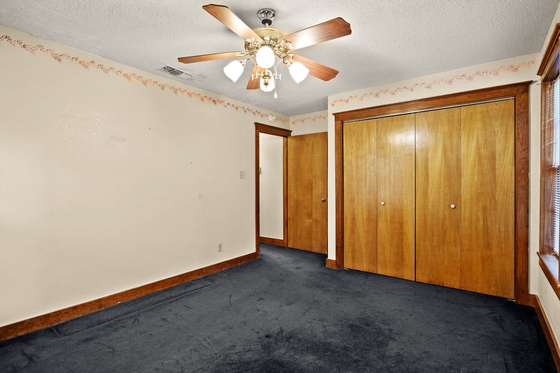 8659 Farm Road 115