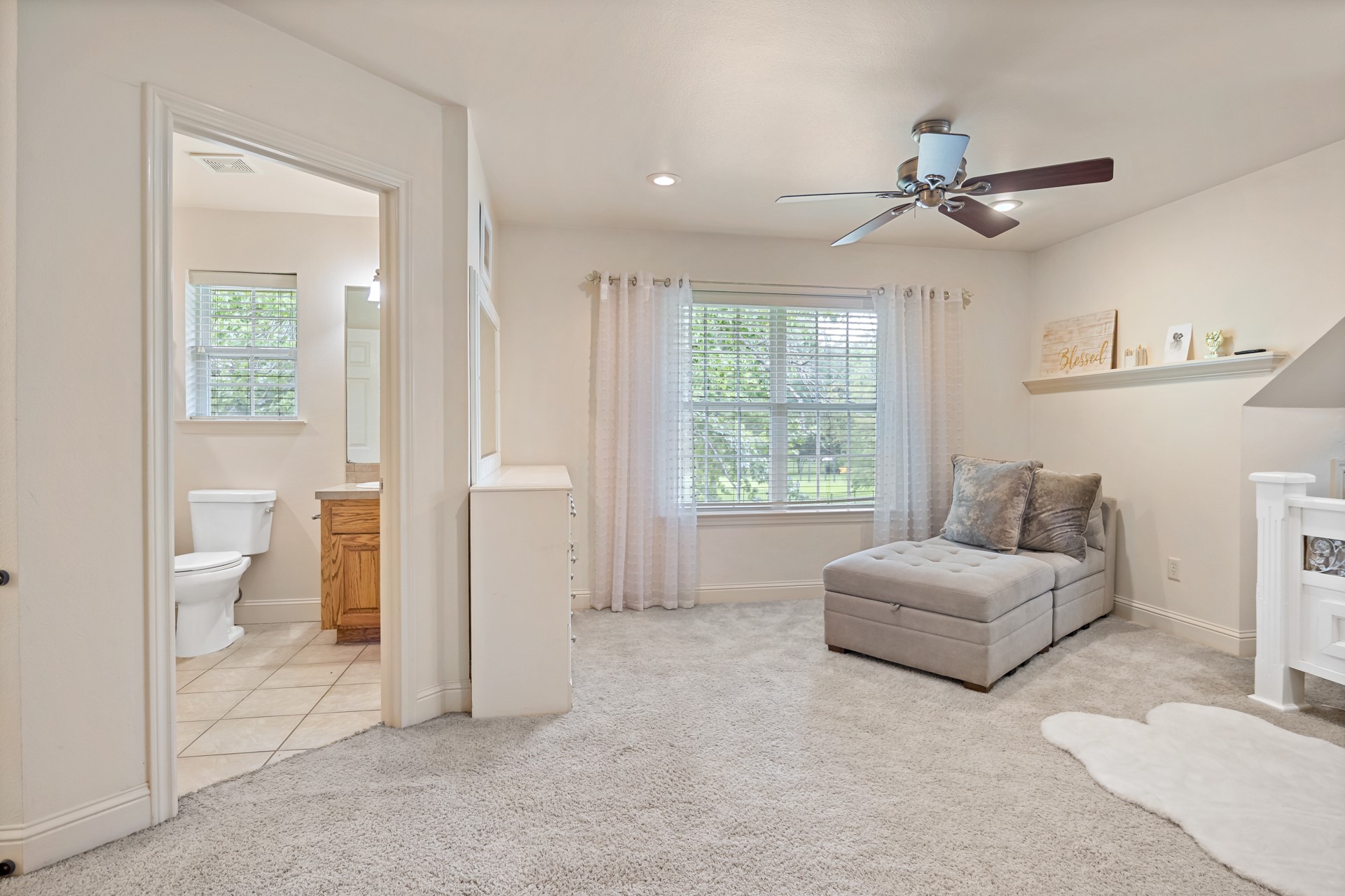 910 Holly Hill