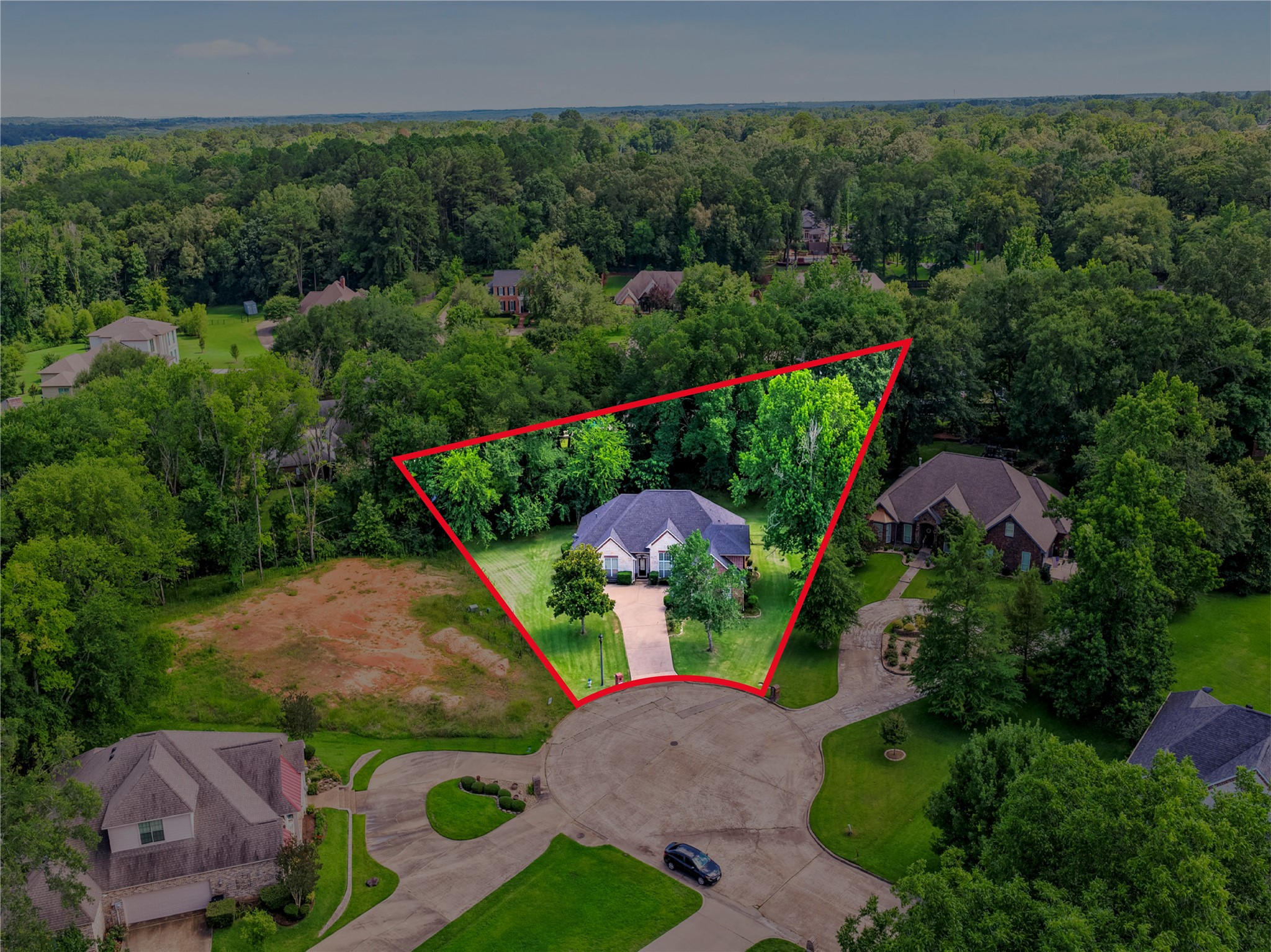 910 Holly Hill
