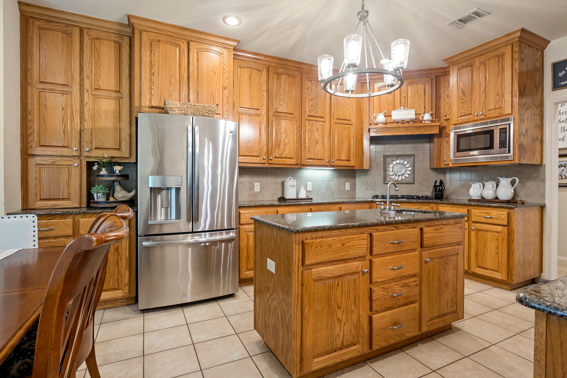 910 Holly Hill