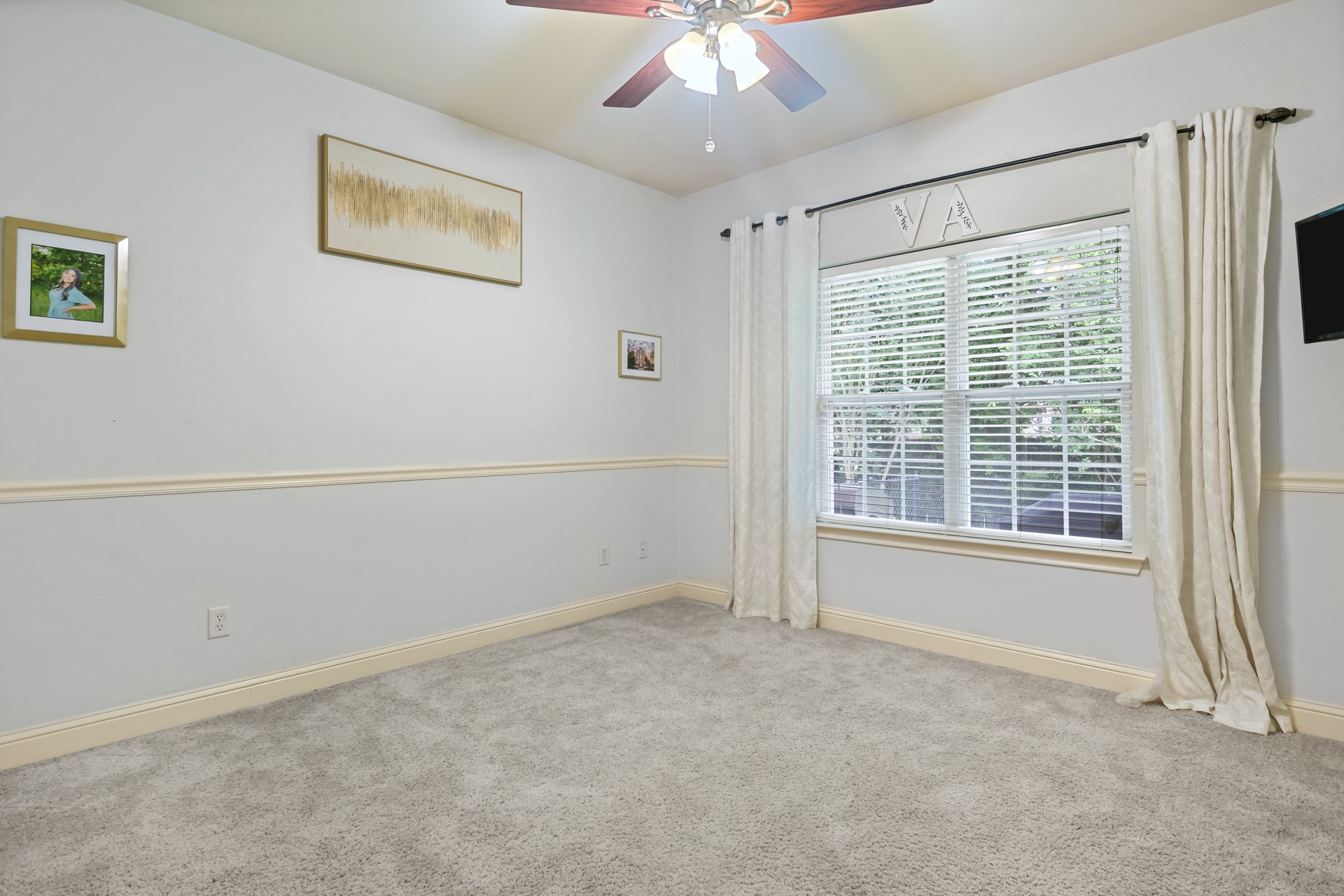 910 Holly Hill