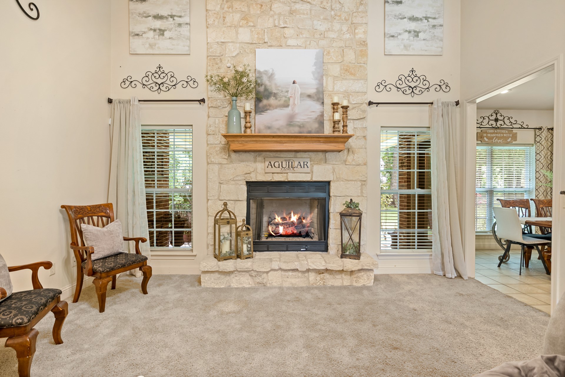 910 Holly Hill