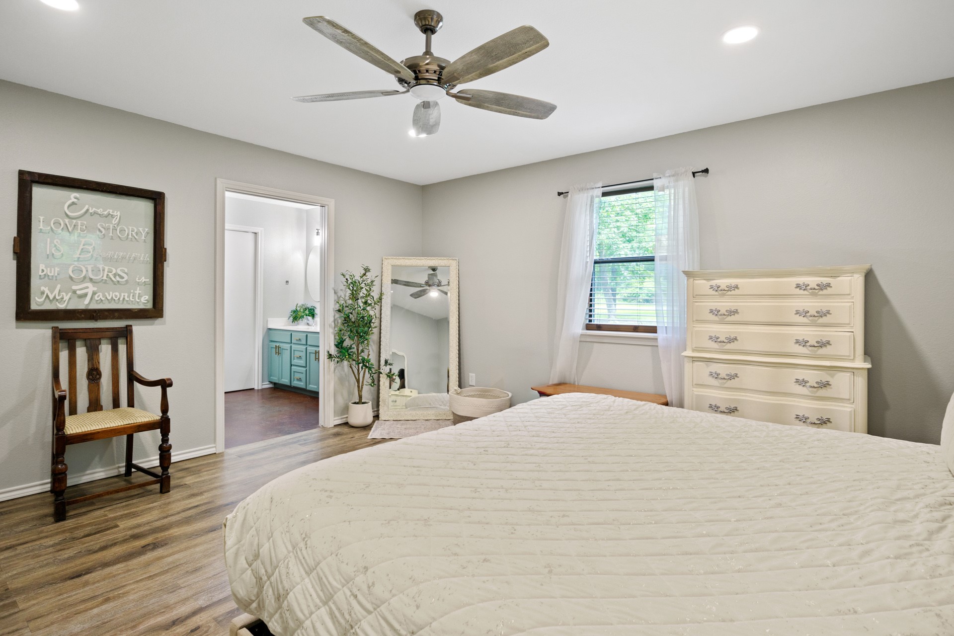 726 King Cecil Court