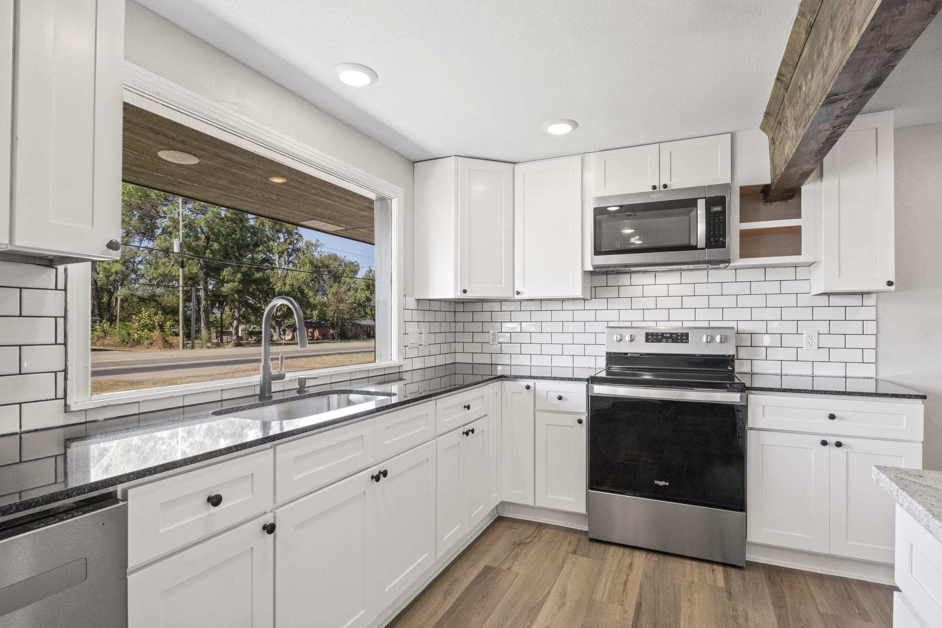 700 W Broadway Street