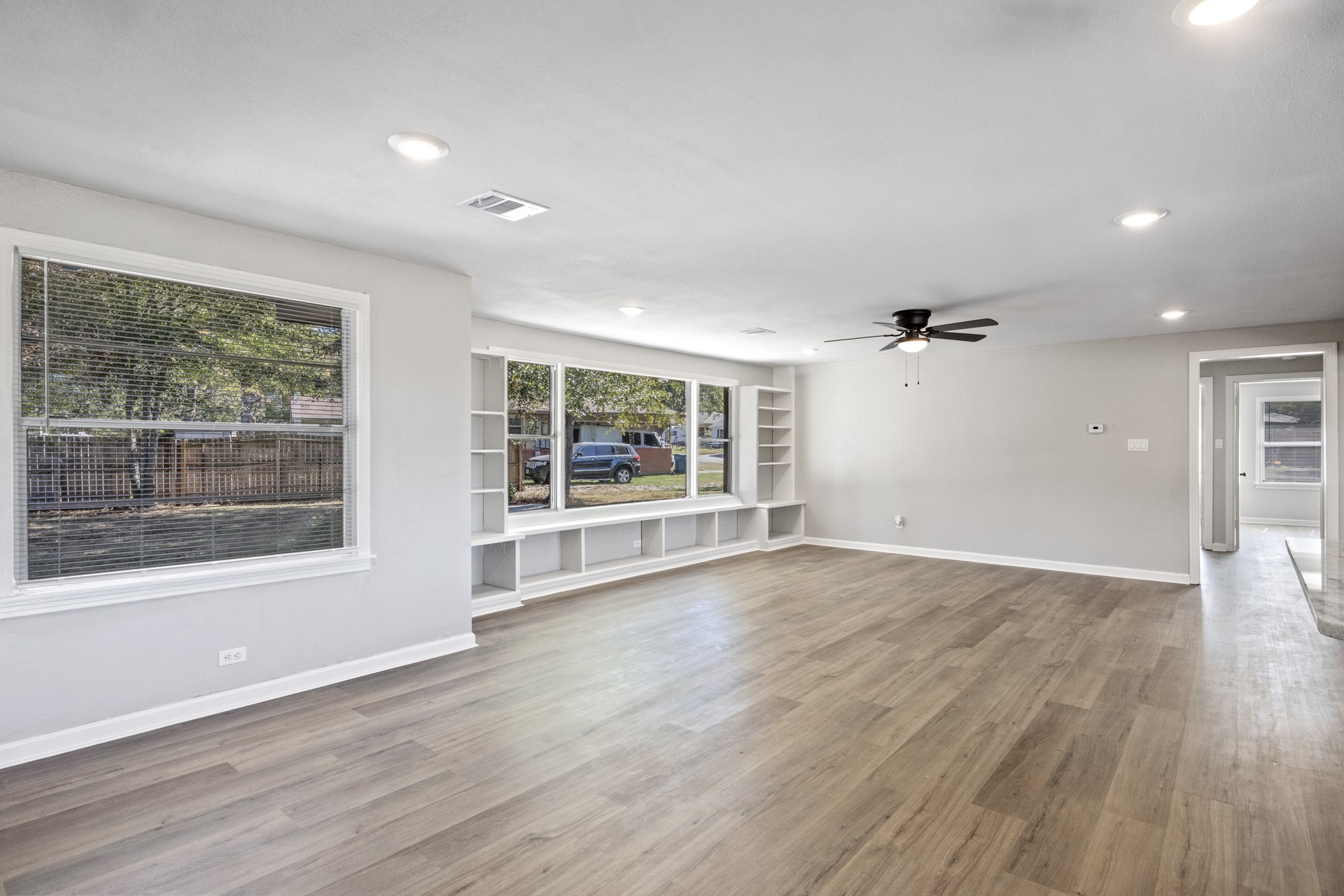 700 W Broadway Street