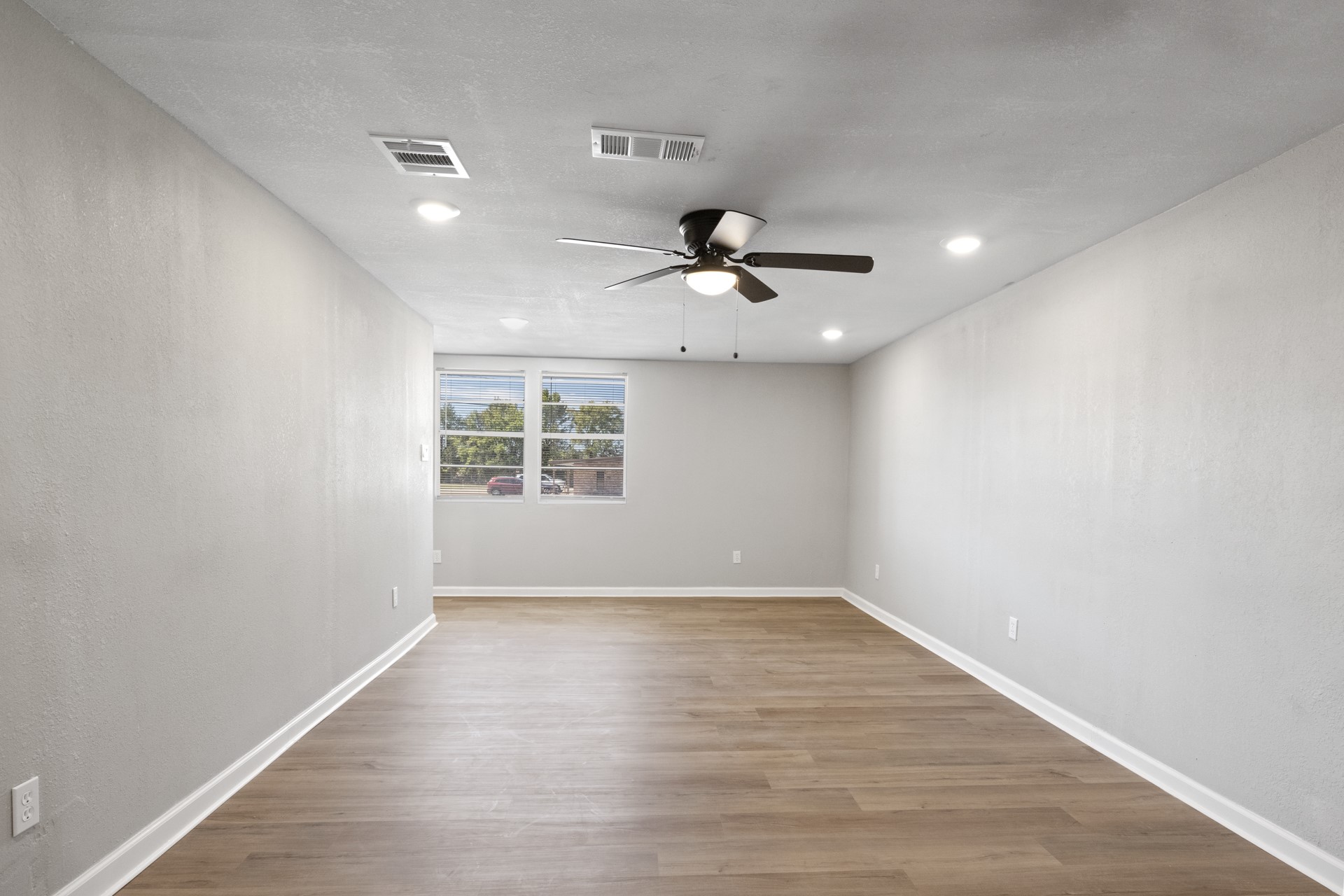 700 W Broadway Street