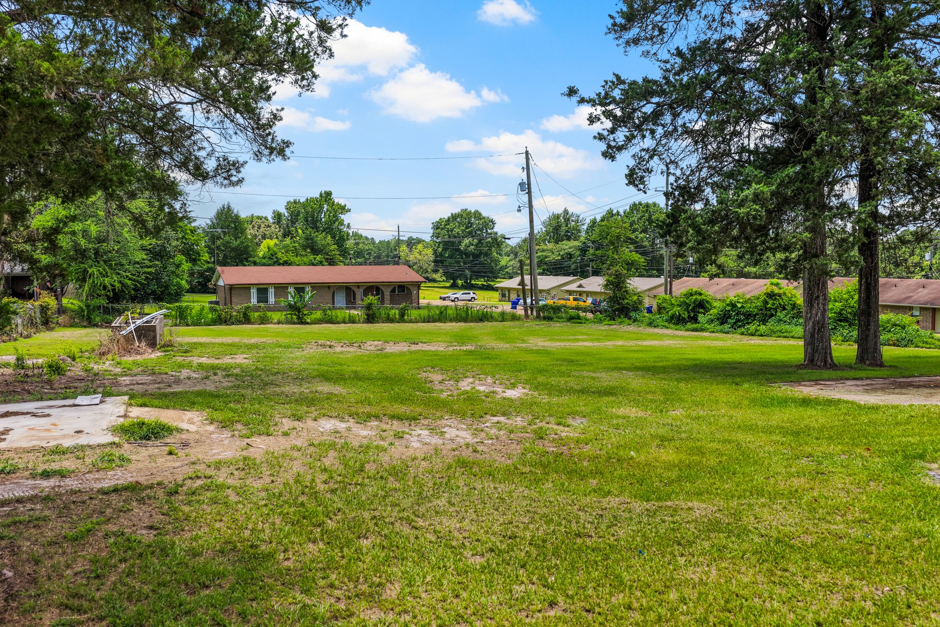 607 W Campbell Road
