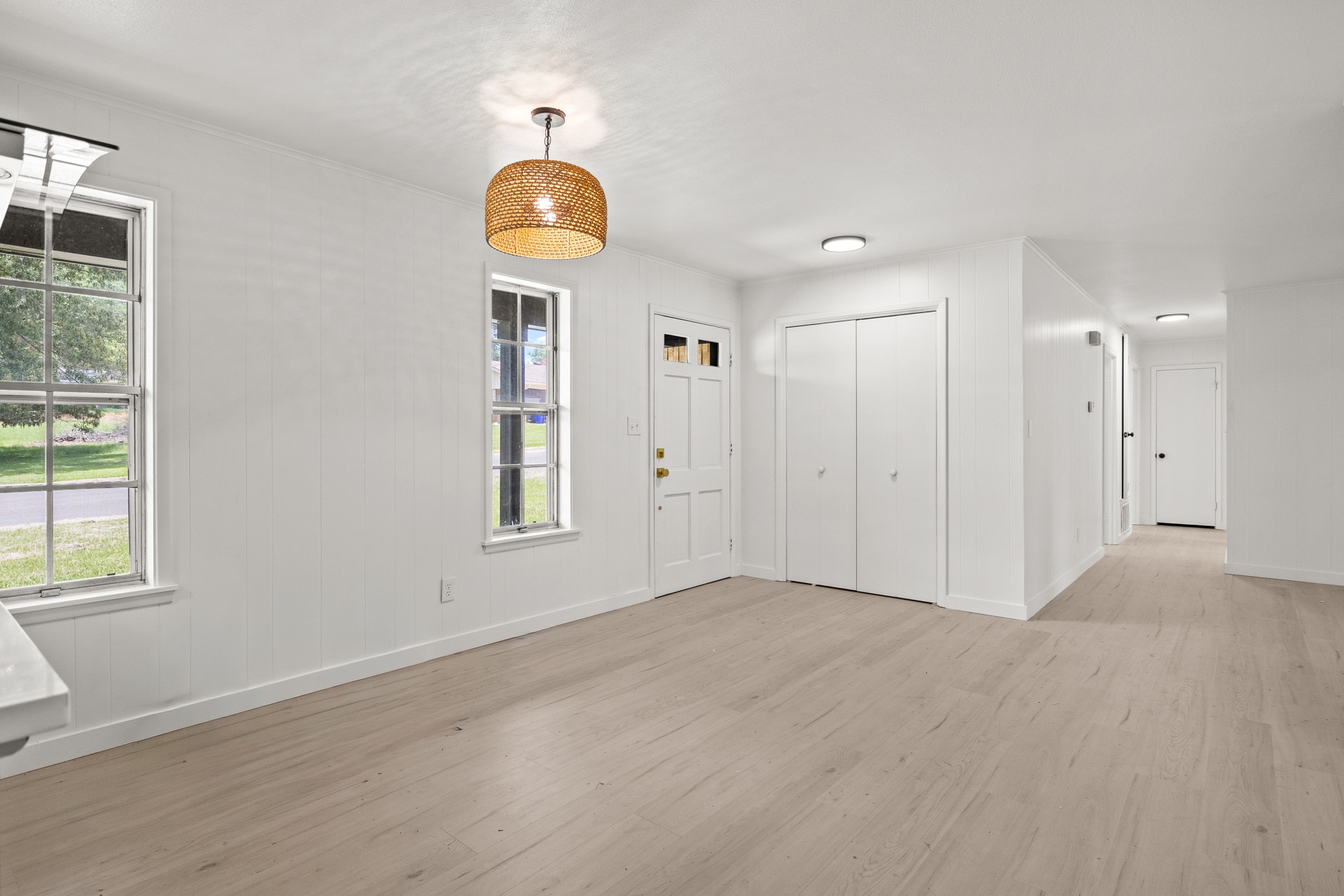 607 W Campbell Road