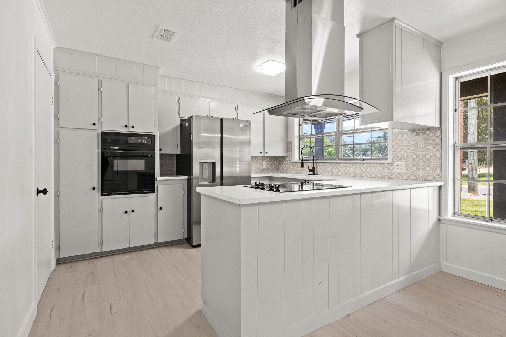 607 W Campbell Road