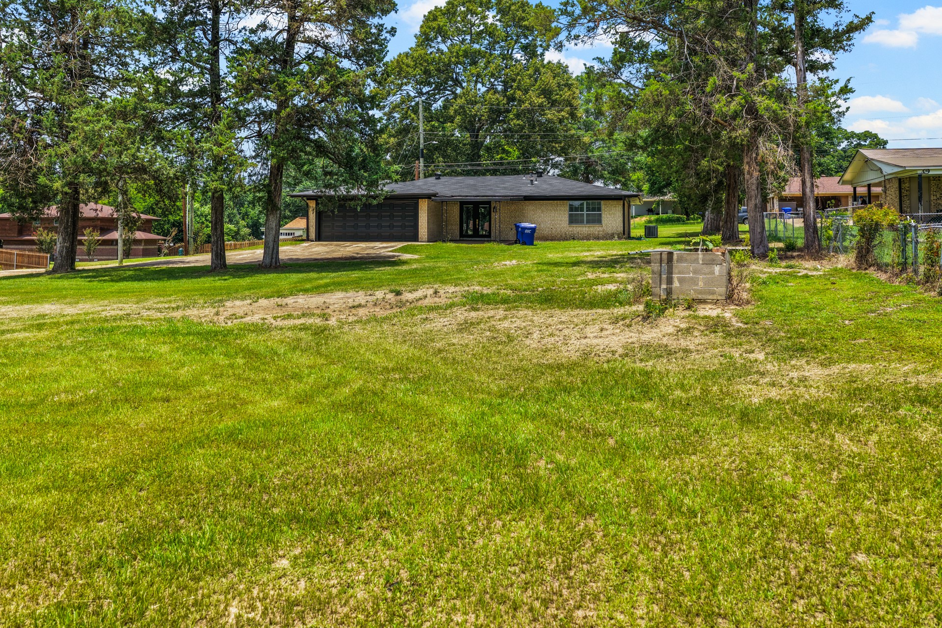 607 W Campbell Road