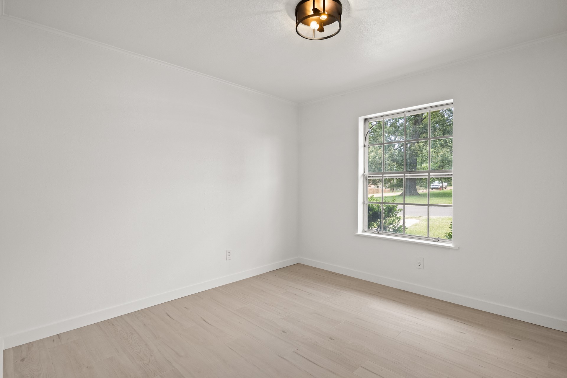 607 W Campbell Road