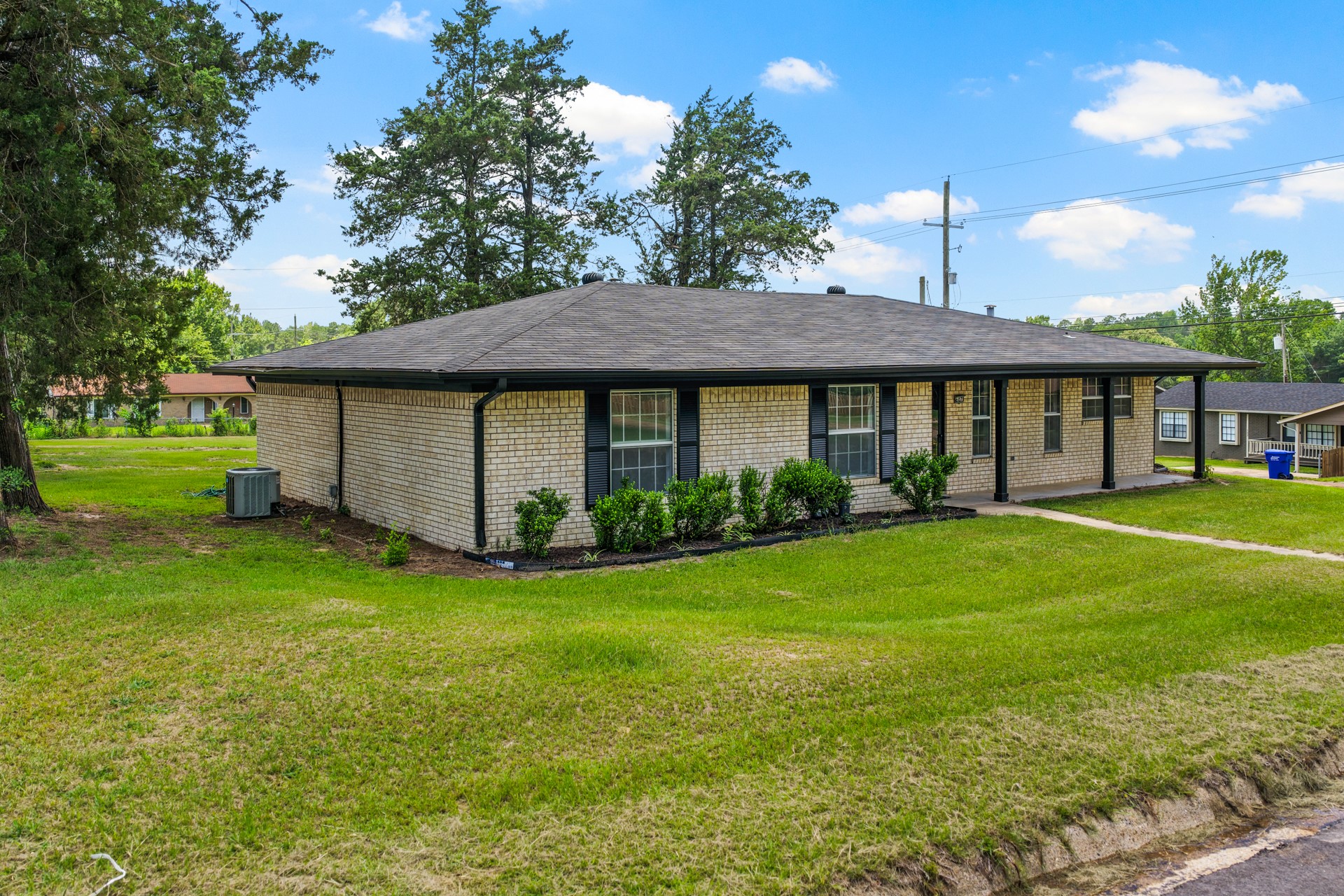 607 W Campbell Road