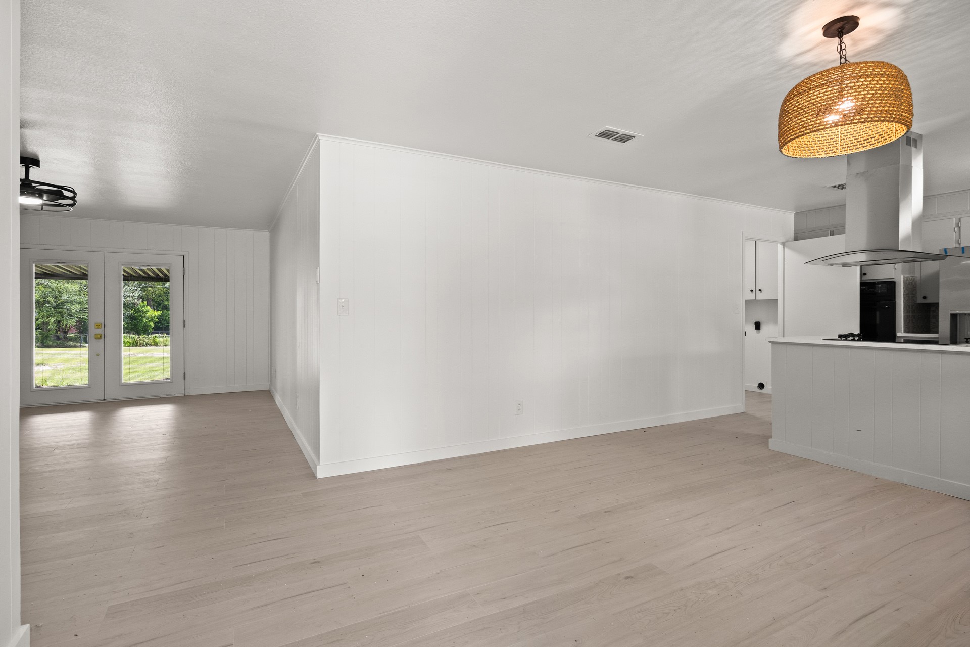 607 W Campbell Road