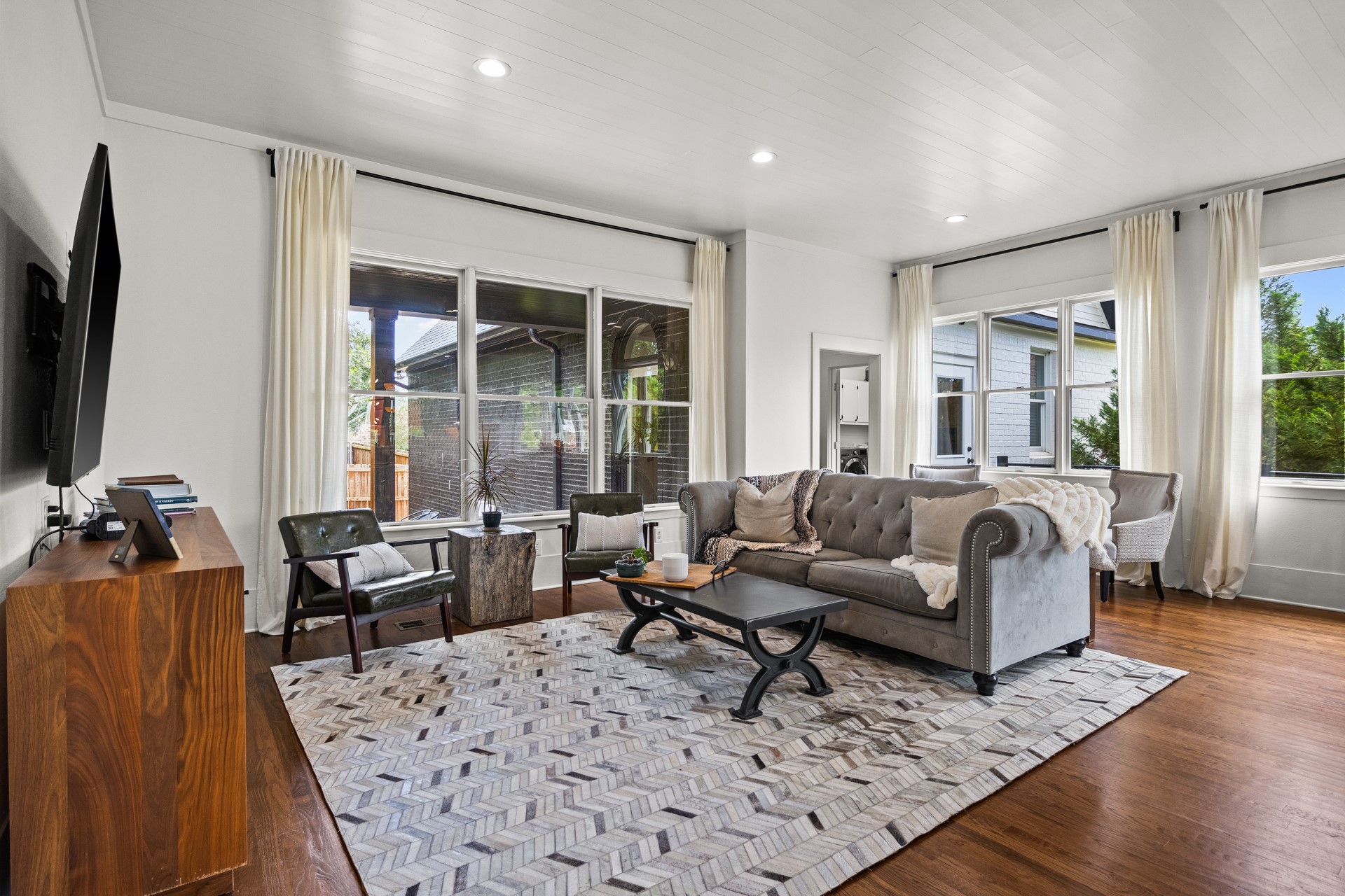 507 Greenhill Park Avenue