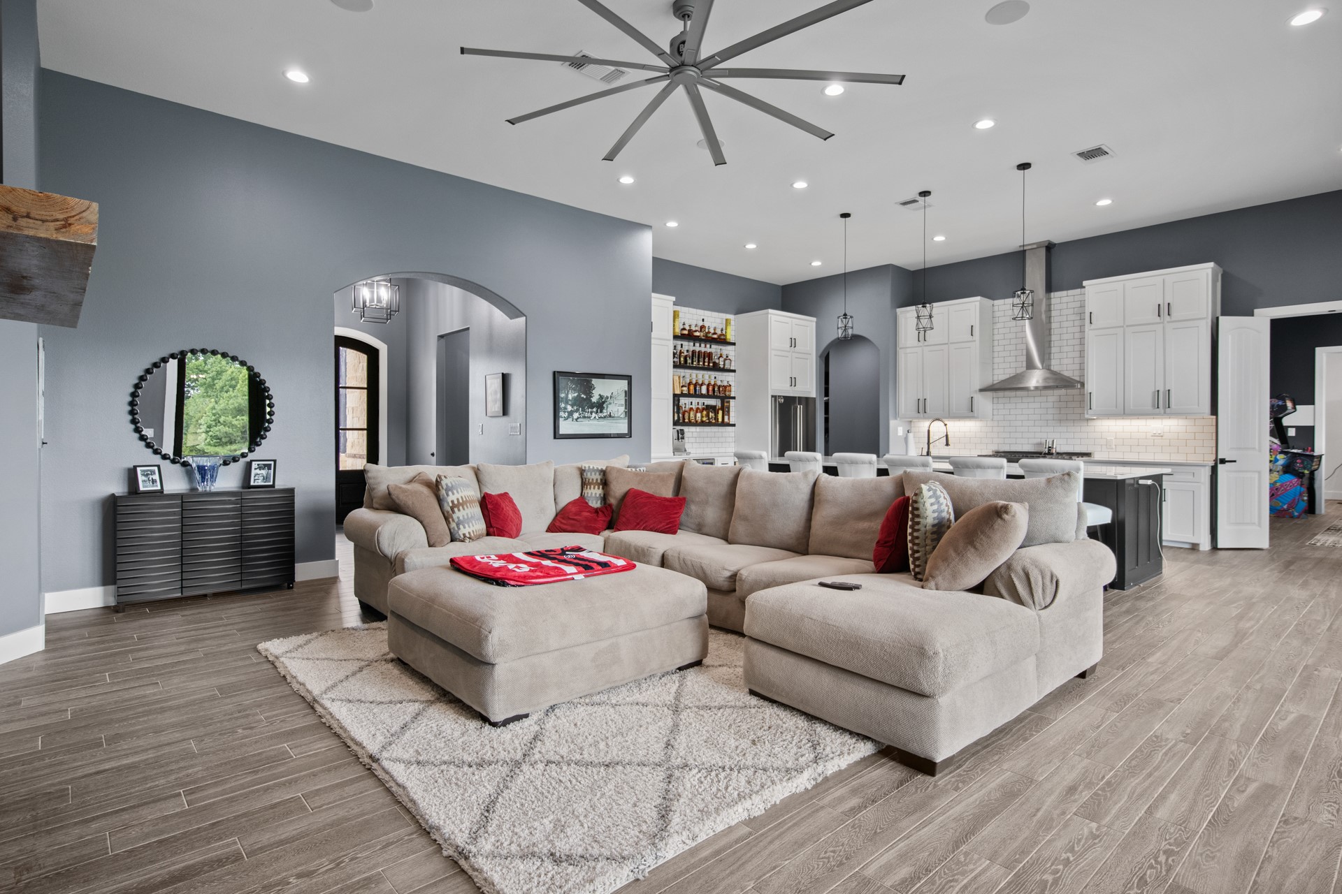 367 Private Road 54166