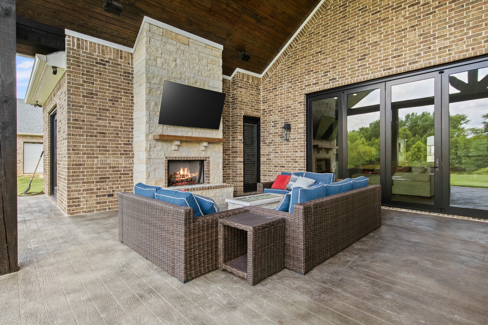 367 Private Road 54166