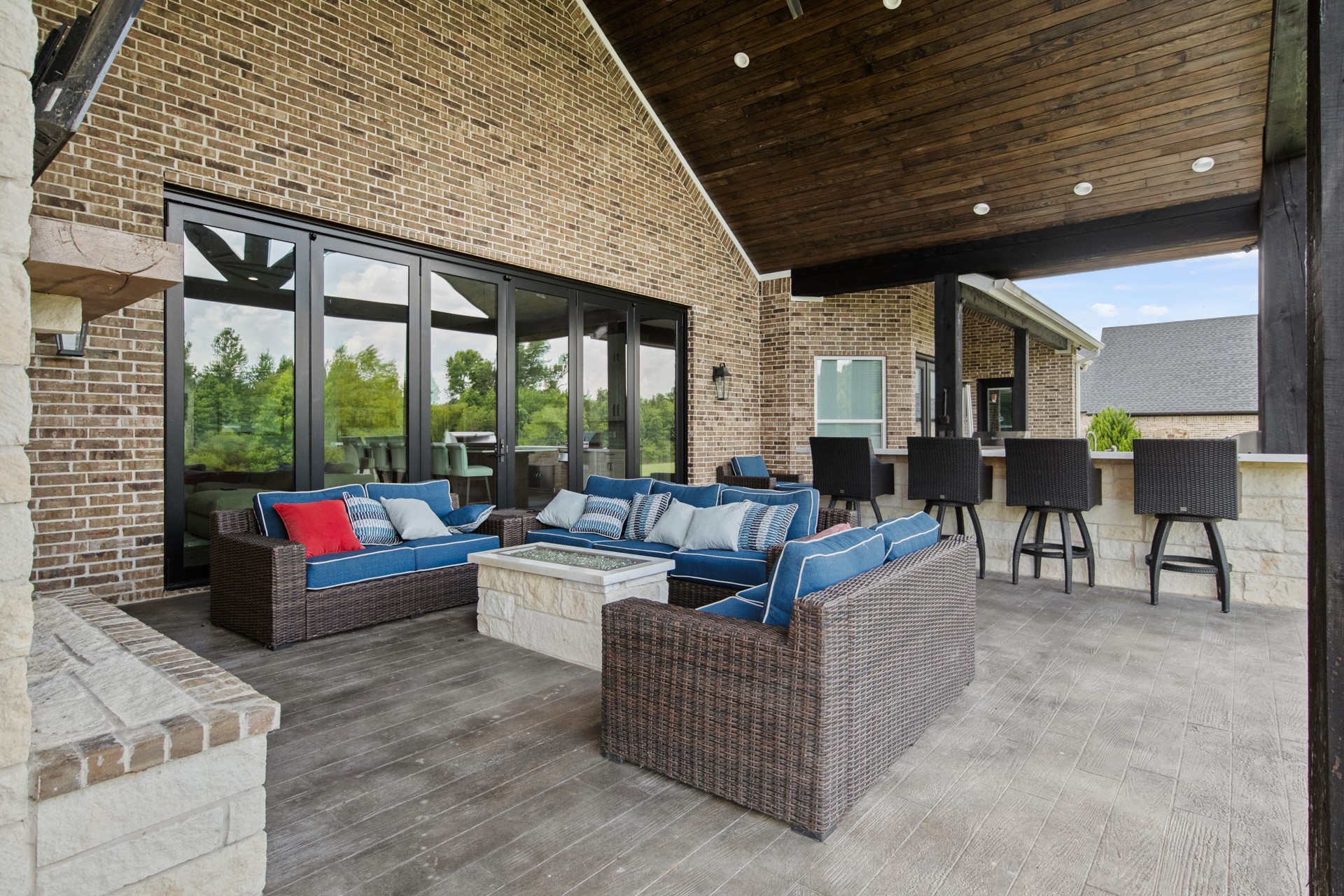 367 Private Road 54166