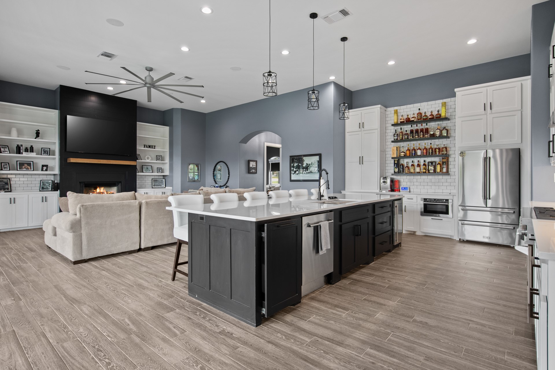 367 Private Road 54166