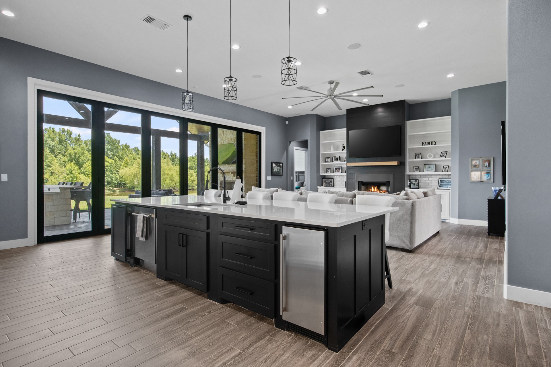 367 Private Road 54166
