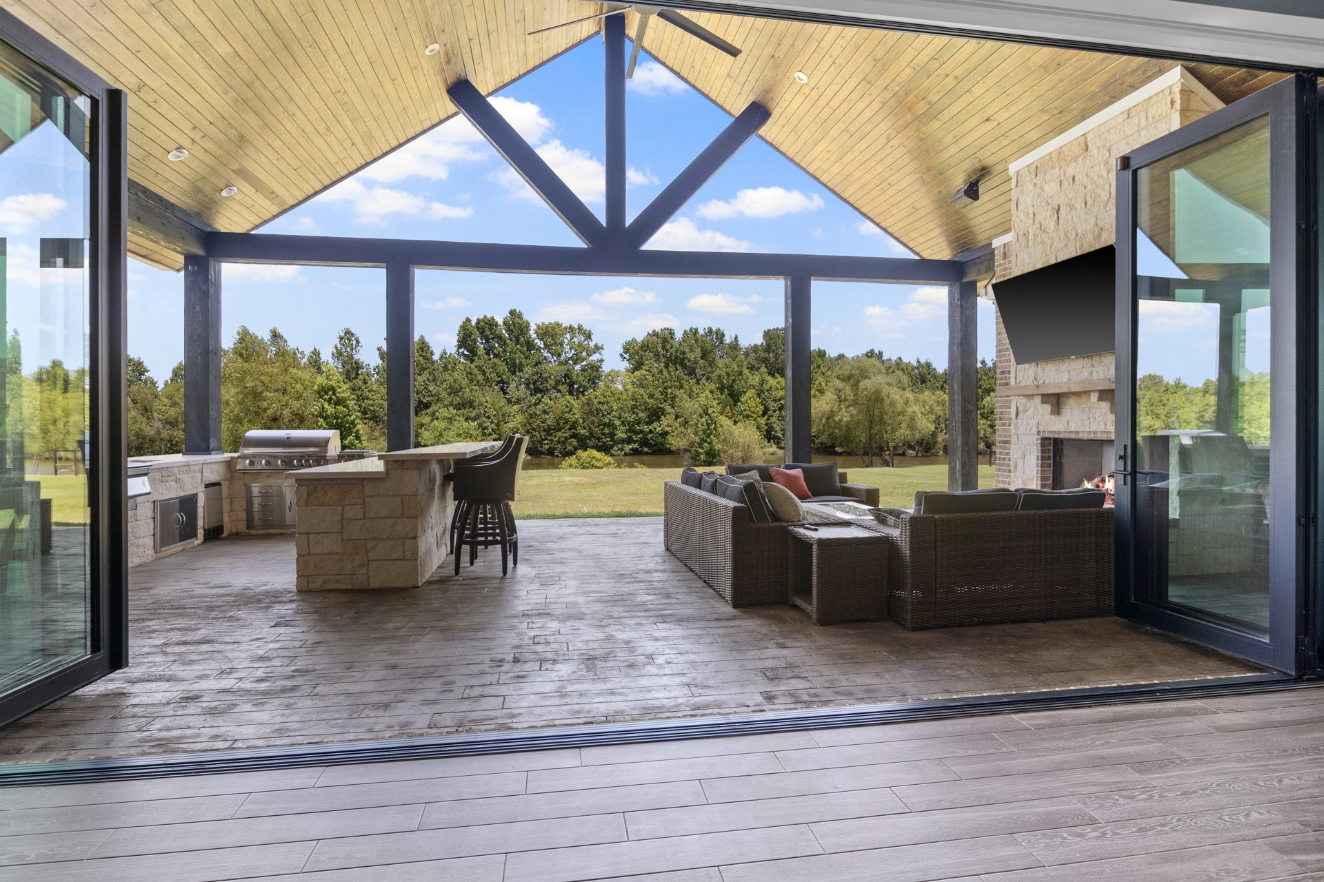 367 Private Road 54166
