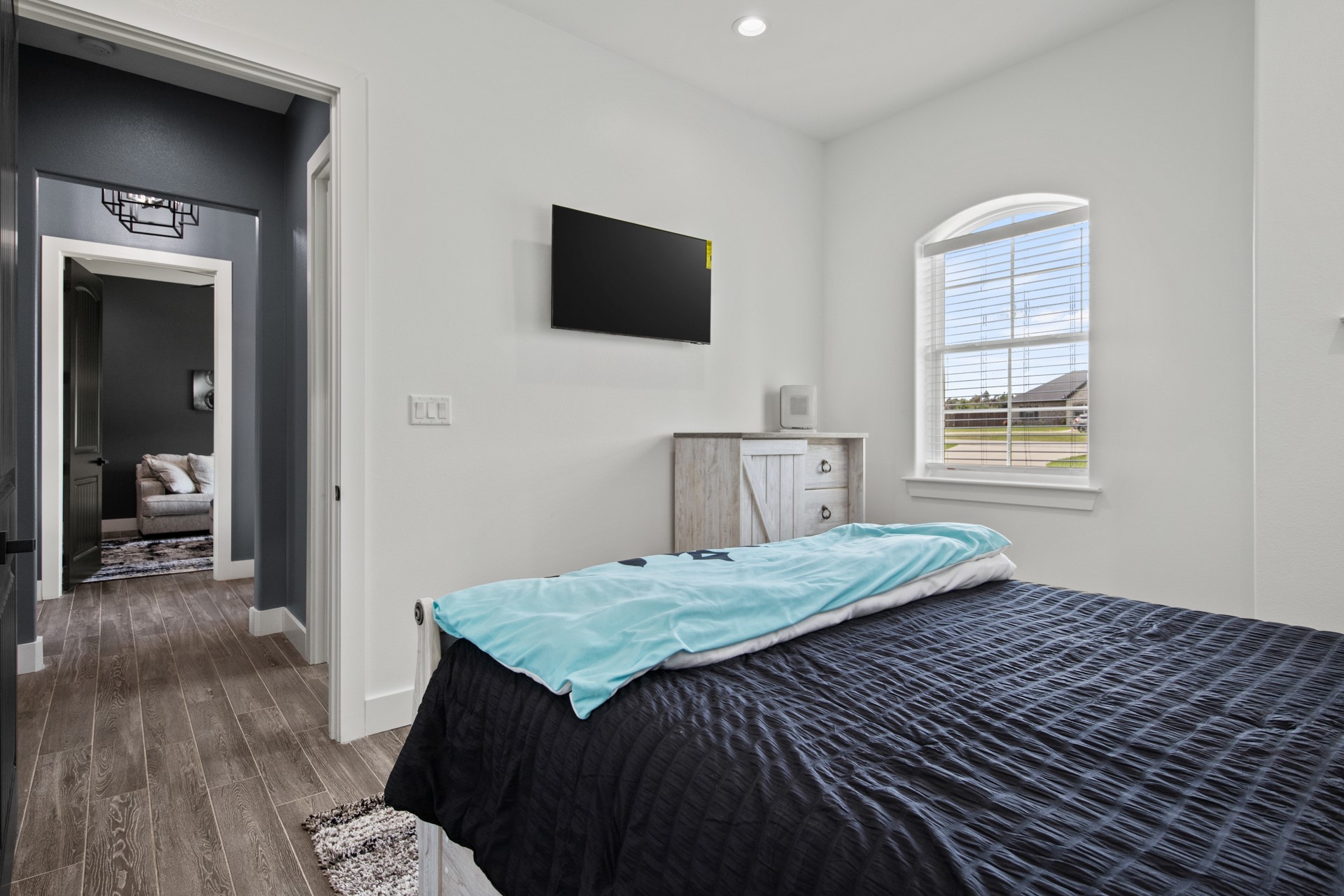 367 Private Road 54166